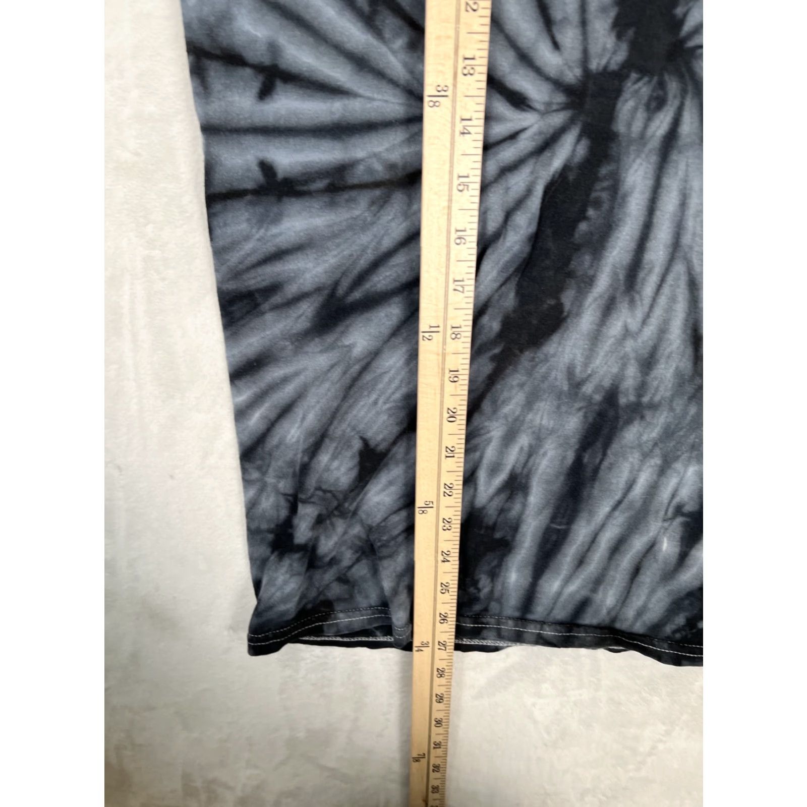 Vintage Santa Cruz Skateboards Mens Tie Dye T-Shirt Size Large Gray Black Double Sided Graphic Print Short Sleeve Crew Neck T-Shirt Regular Comfort Size US L / EU 52-54 / 3 - 4 Thumbnail