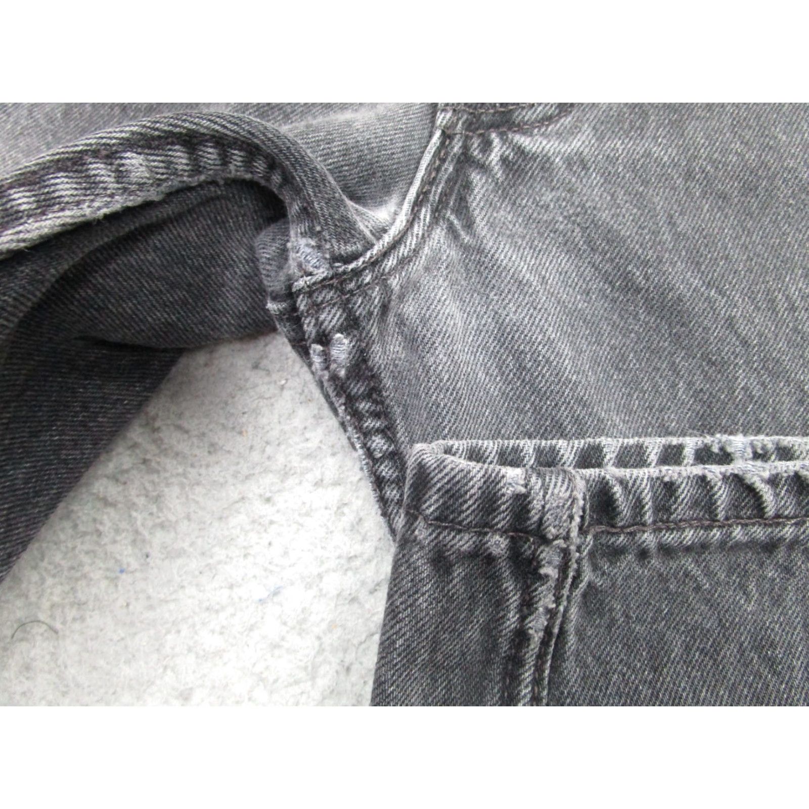 Levi's VINTAGE Levis 501 Jeans Mens 31x30 Student Fit Button Fly Made USA 90s Denim Black Straight Real Leather Patch 100% Cotton Mens Size US 31 - 7 Thumbnail