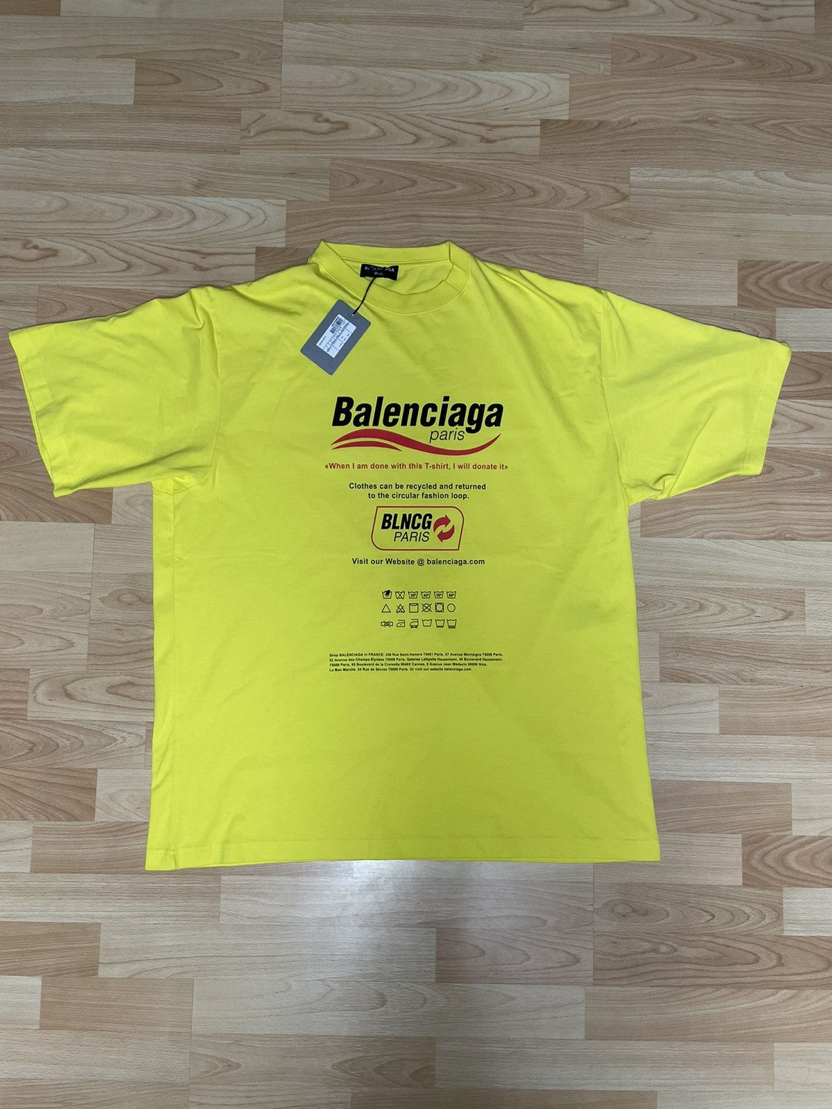 image of Balenciaga T-Shirt Dry Cleaning Oversize in Yellow, Men's (Size Small)