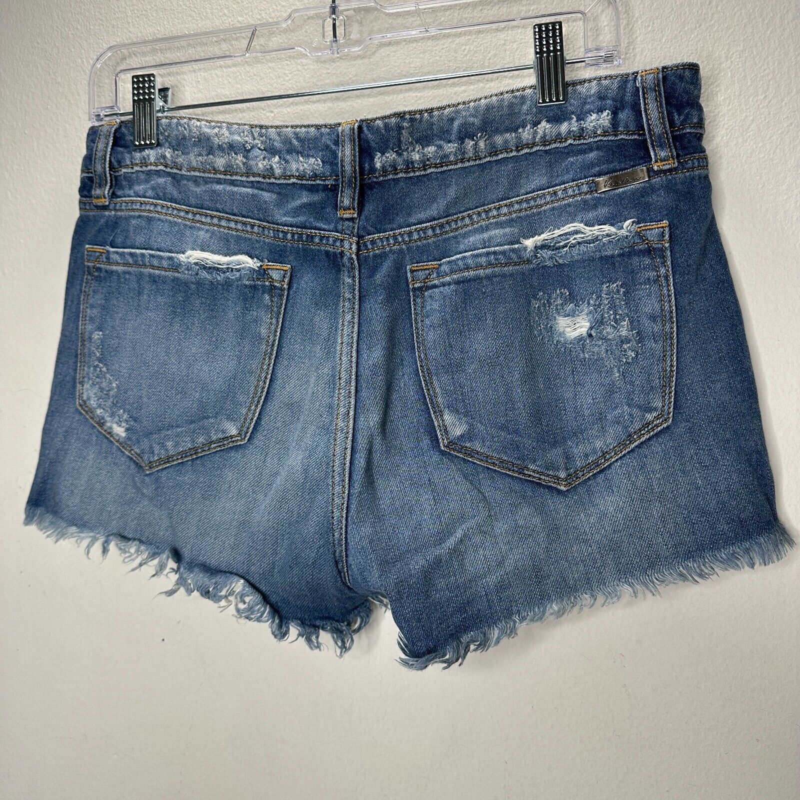 Other Kancan Medium Wash Mid-Rise Distressed Raw Hem Shorts 28 Size 28" / US 6 / IT 42 - 6 Thumbnail