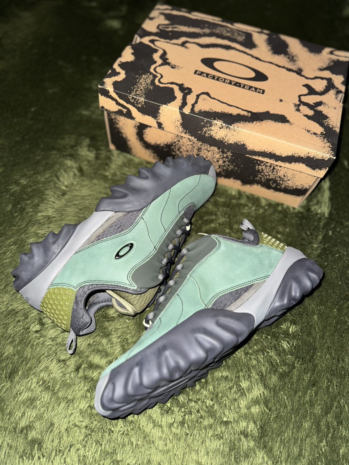 Brain Dead × Oakley [US11.5] Oakley Factory Team X BrainDead Chop Saw Duck Green Size US 11.5 / EU 44-45 - 4 Thumbnail