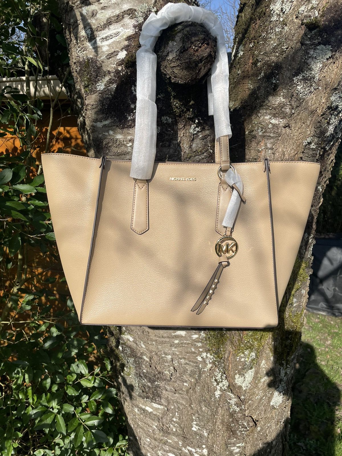 Michael Kors Michael Kors Kris Medium Satchel Handbag Beige Size ONE SIZE - 1 Thumbnail