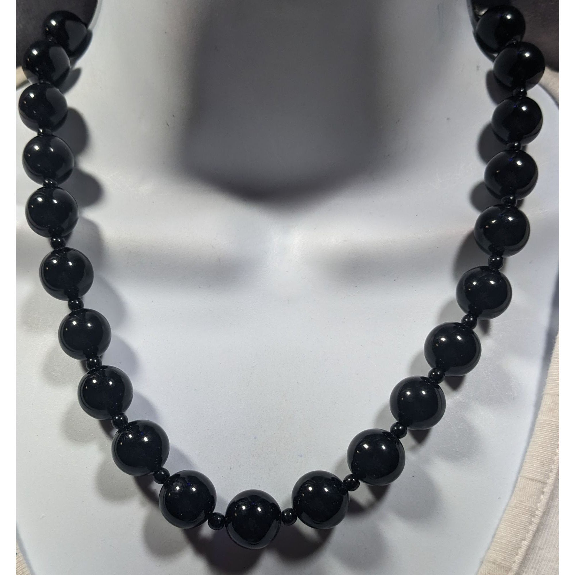 Other Classic Retro Chunky Black Beaded Necklace Size ONE SIZE - 1 Thumbnail