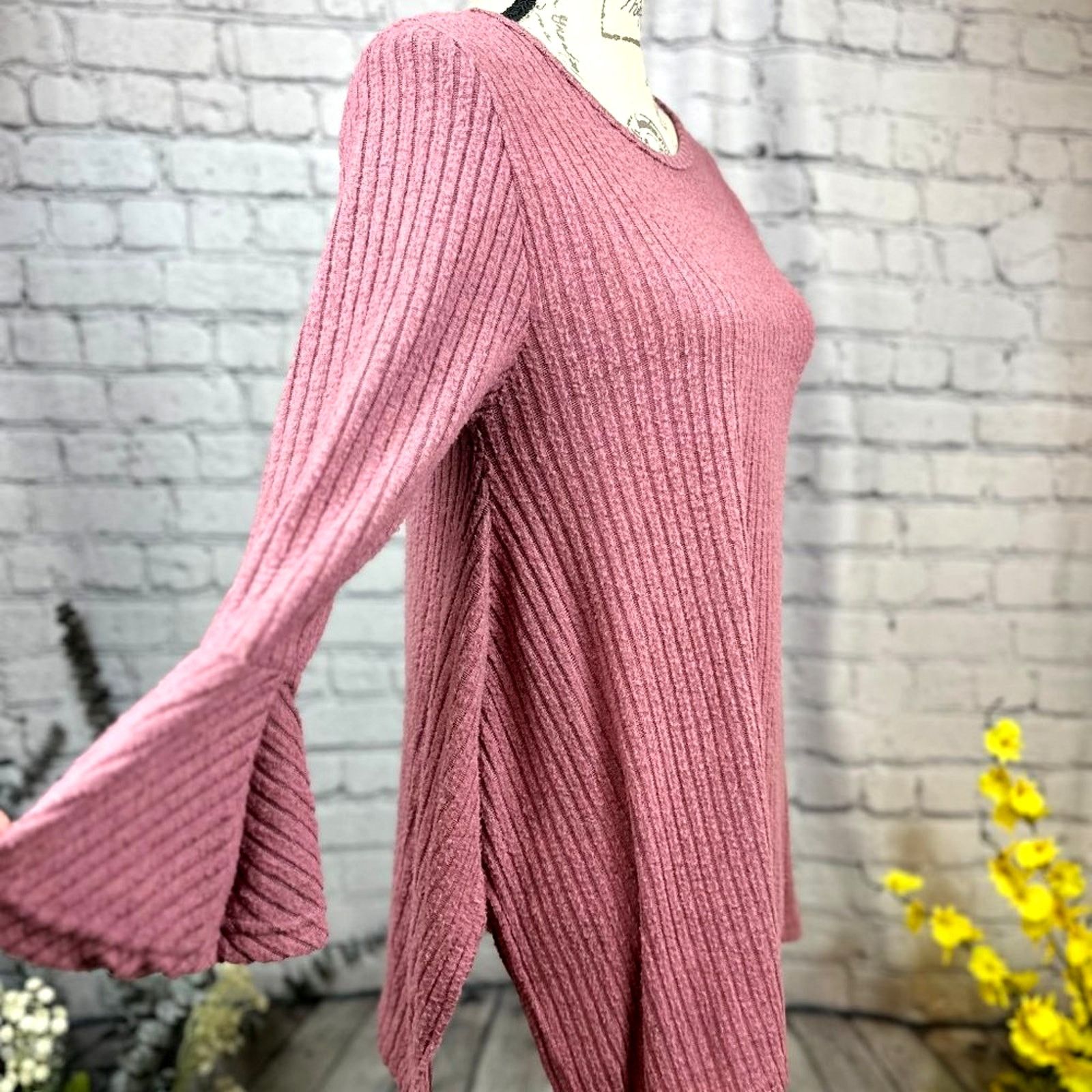 Other Love by Chesley Scoop Neck, Bell Sleeves Sweater - size M Size M / US 6-8 / IT 42-44 - 4 Thumbnail