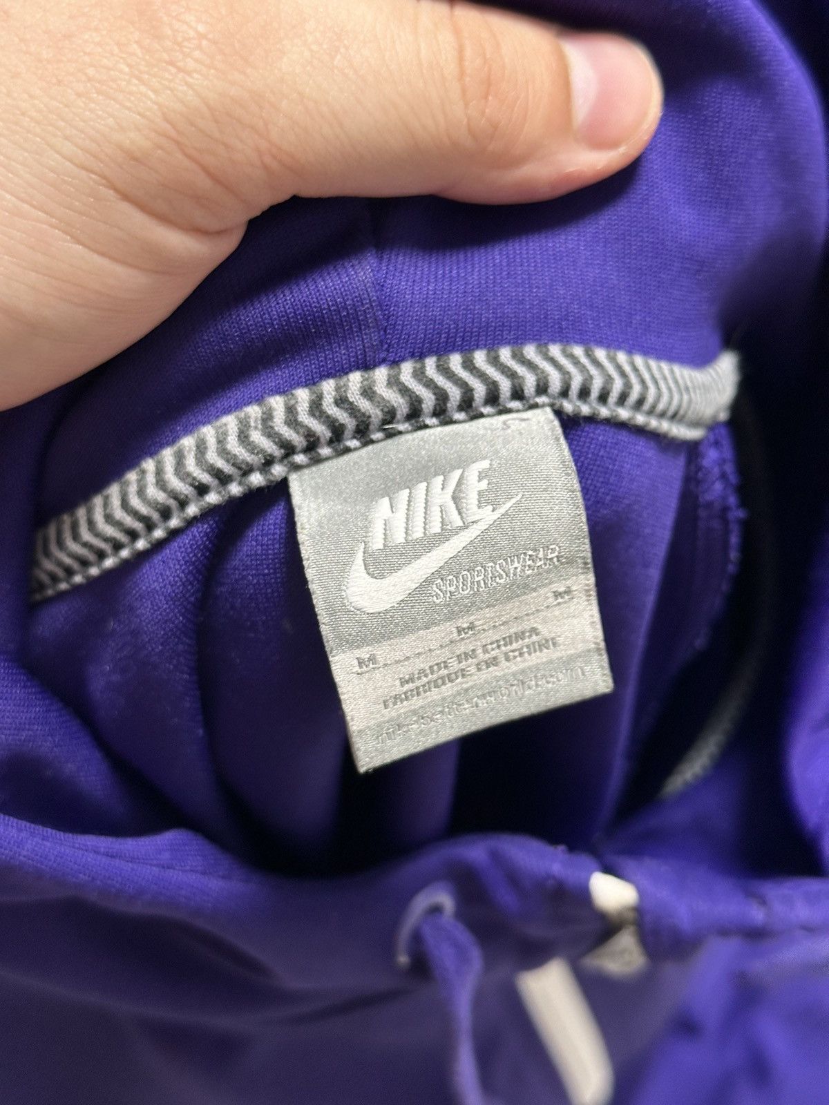 Vintage Vintage Zip-Up Hoodie Nike small swoosh y2k logo Size US M / EU 48-50 / 2 - 5 Thumbnail