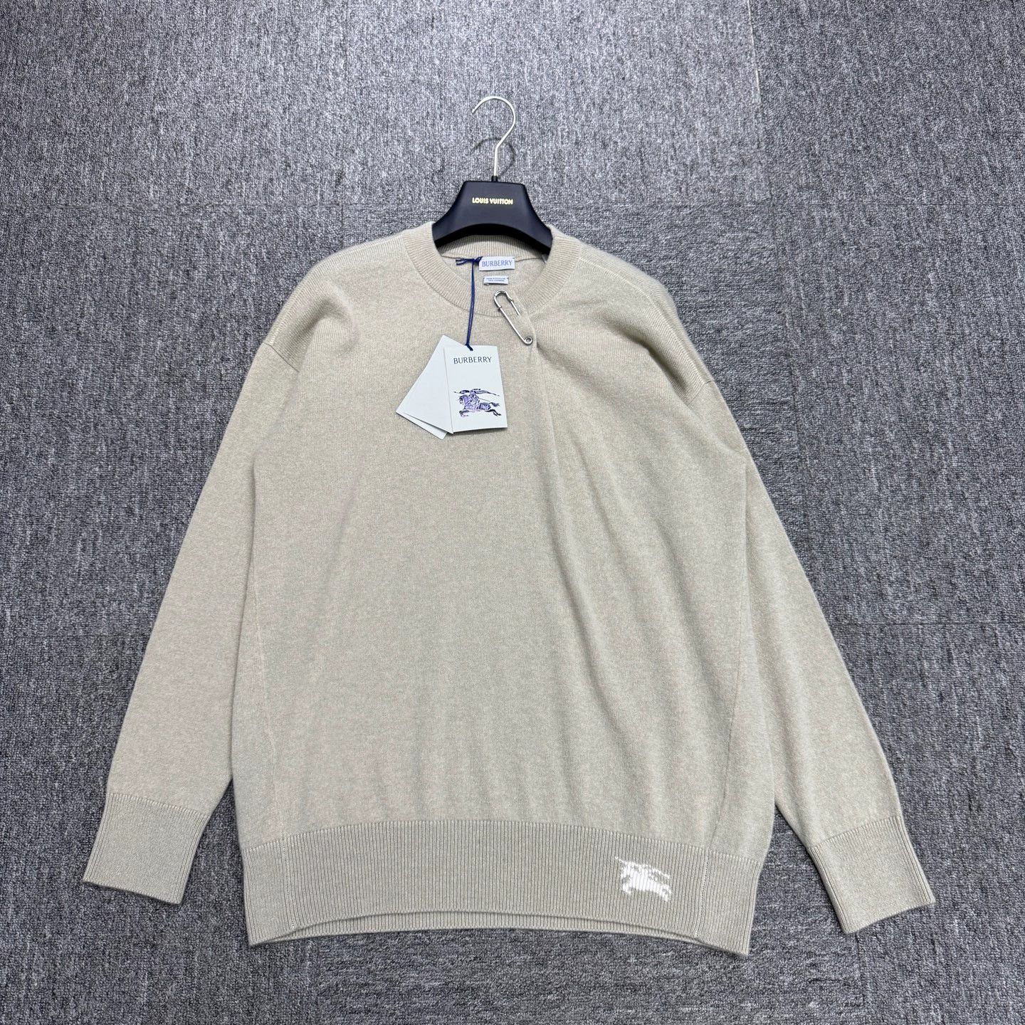 Burberry Burberry Pin Cashmere Knit Sweater M Size US M / EU 48-50 / 2 - 1 Thumbnail