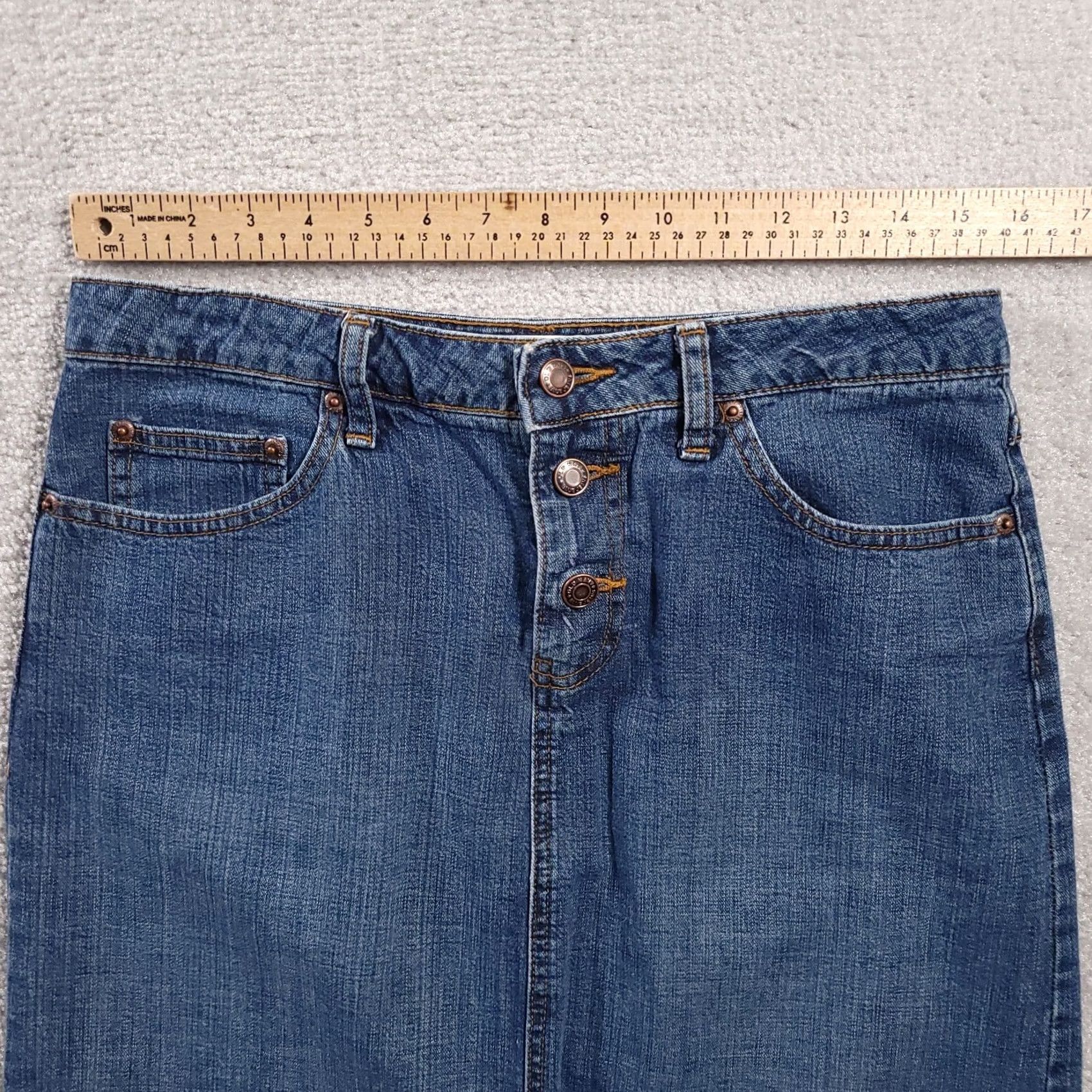 Old Navy Old Navy Skirt 8 Blue Denim Jeans Short Button Fly Women's Size 30" / US 8 / IT 44 - 4 Thumbnail