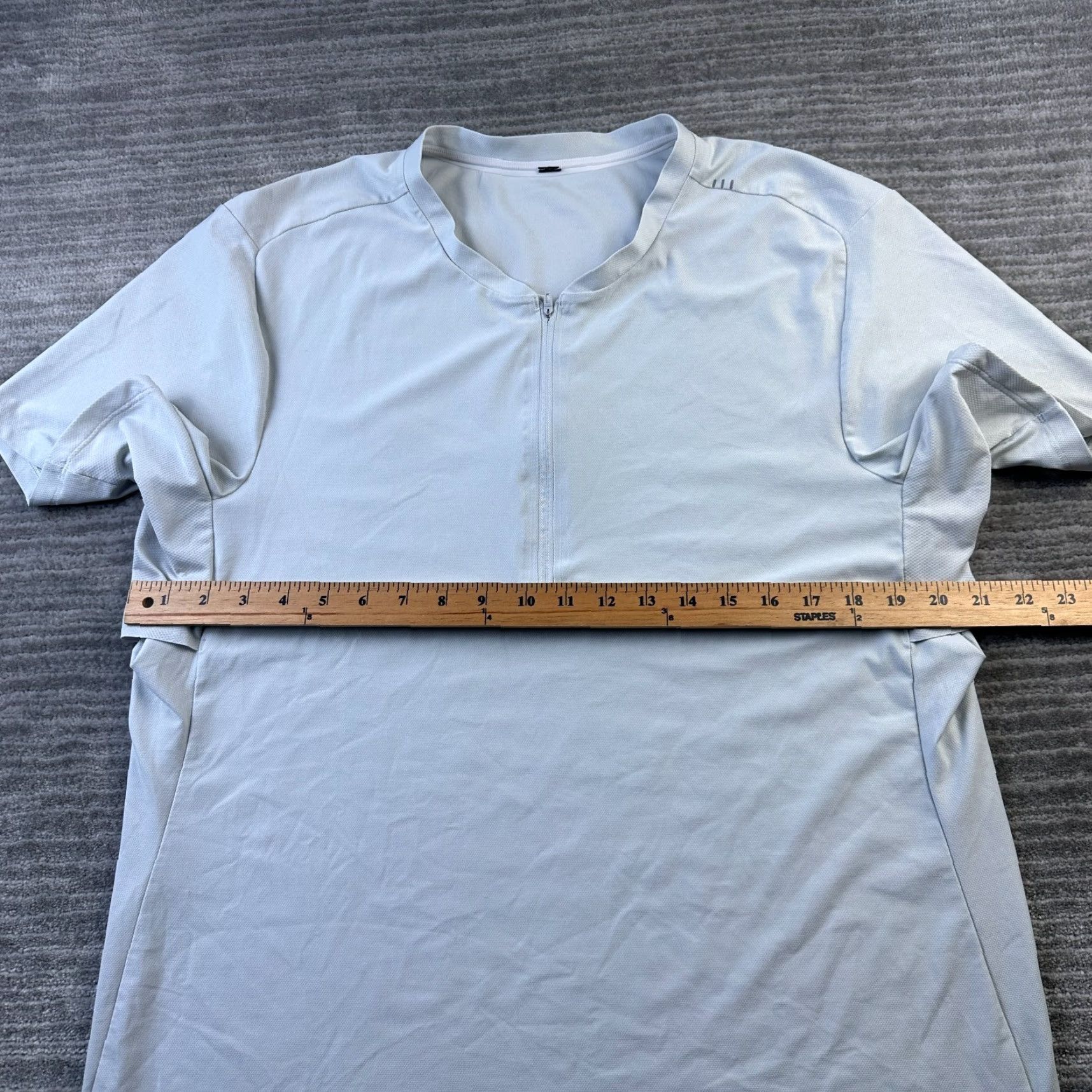 Lululemon Lululemon Shirt Mens Large Vented Short Sleeve 1/4 Zip T-Shirt Grey Polyester Knit Gym Yoga Ventilated Hiking Sports Lightweight Seasonal 90s? Size US L / EU 52-54 / 3 - 6 Thumbnail