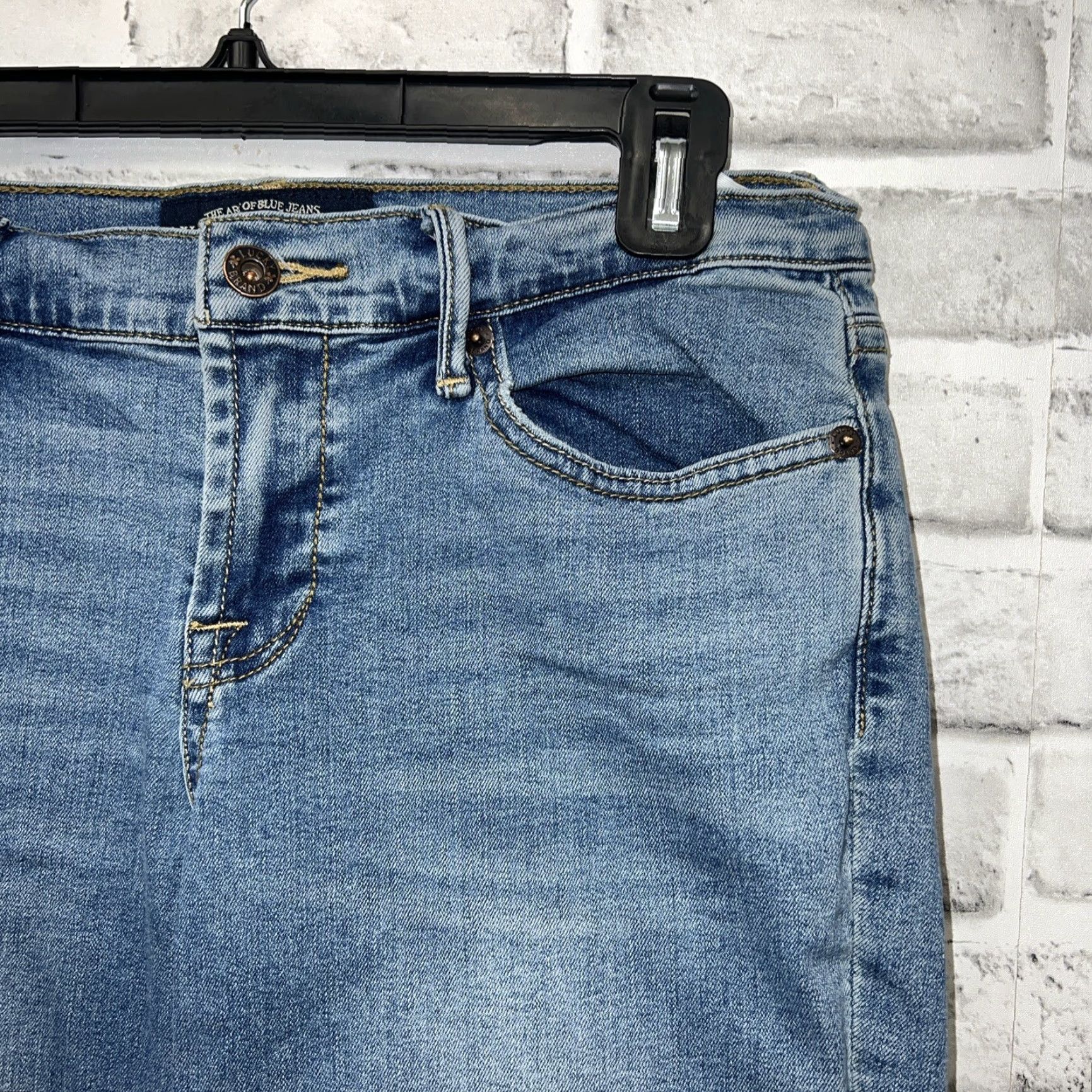 Lucky Brand Lucky Brand Sweet N Straight Blue Jeans Womens Size 6 /R28 Size 30" / US 8 / IT 44 - 2 Thumbnail