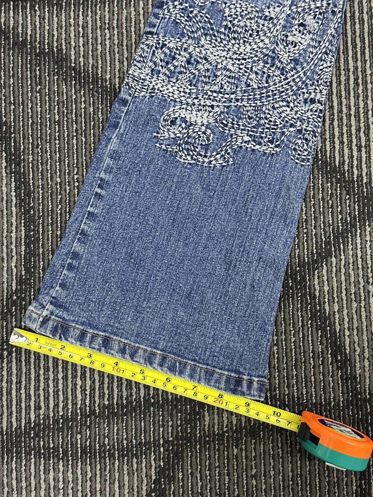 If Six Was Nine Y2K Rosy Love’s Jeans Dragon Design Flare Jean Size 26" / US 2 / IT 38 - 15 Thumbnail
