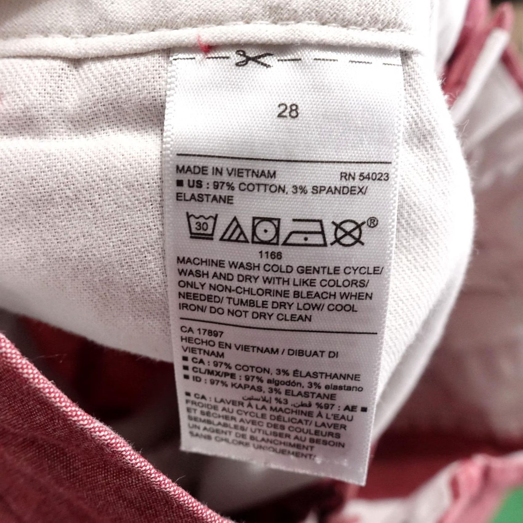 Old Navy Old Navy Mens 28 Red Chino Ultimate Slim Flex Stretch 9 Inseam Shorts Size US 28 / EU 44 - 5 Thumbnail