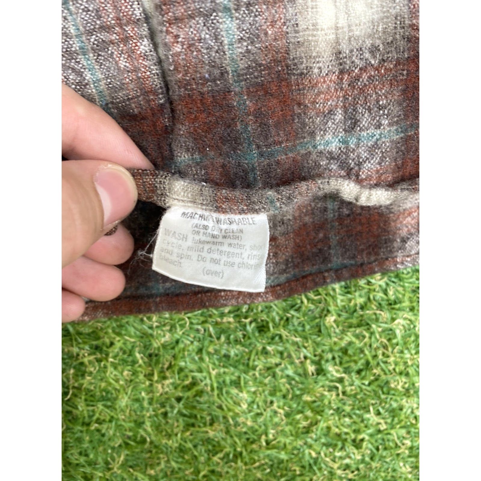 Pendleton VINTAGE Pendleton Flannel Shirt Mens Medium Brown Plaid Wool Western Wear 80s 90s Size US M / EU 48-50 / 2 - 6 Thumbnail