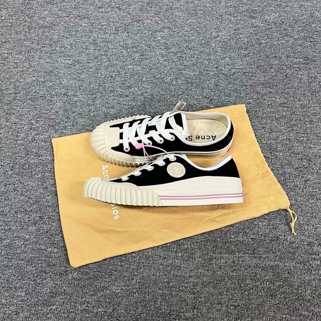 Acne Studios Acne Studios Biscuit Casual Shoes. Size US 6 / IT 36 - 2 Thumbnail