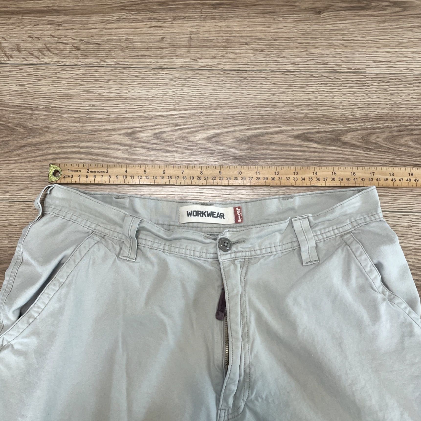 Levi's VINTAGE Levi's Cargo Shorts Men's Size 34 Khaki Workwear Beige 90s Size US 34 / EU 50 - 4 Thumbnail