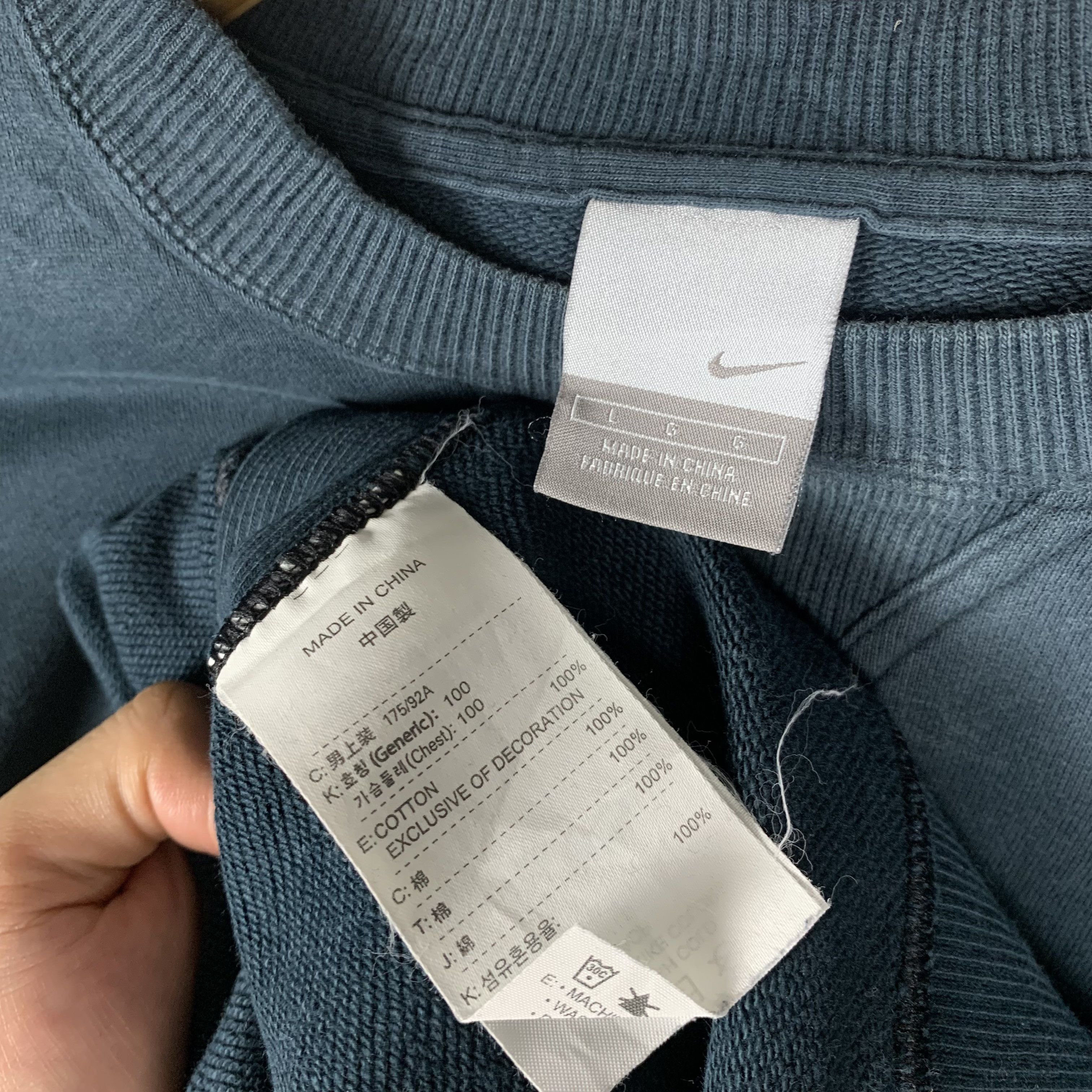 Nike 2000s Nike Swoosh Sweatshirt Crewneck Size US M / EU 48-50 / 2 - 3 Thumbnail