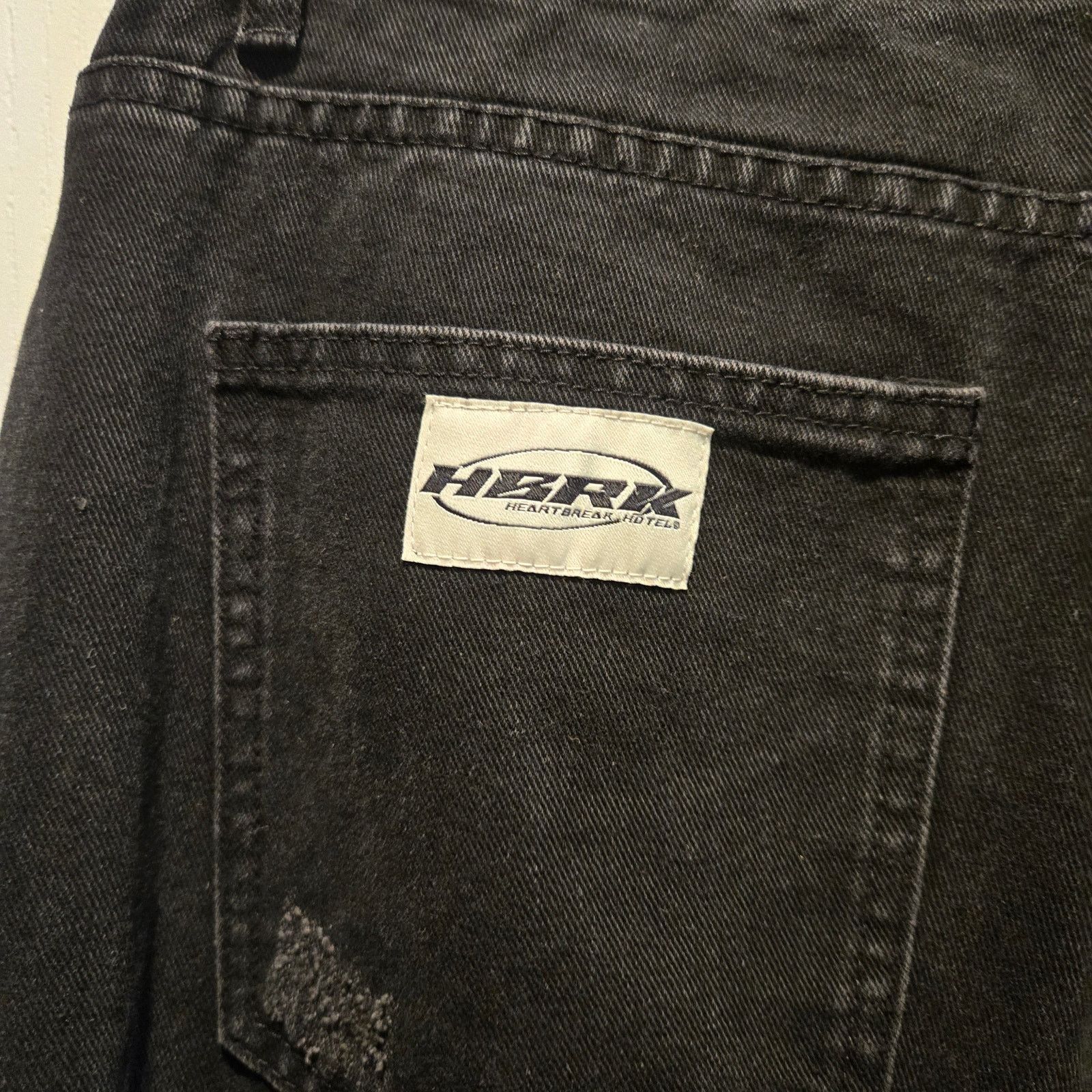 Other NWOT Heartbreak Hotel HBRK Distressed Denim black sz S Size 32" / US 10 / IT 46 - 6 Thumbnail