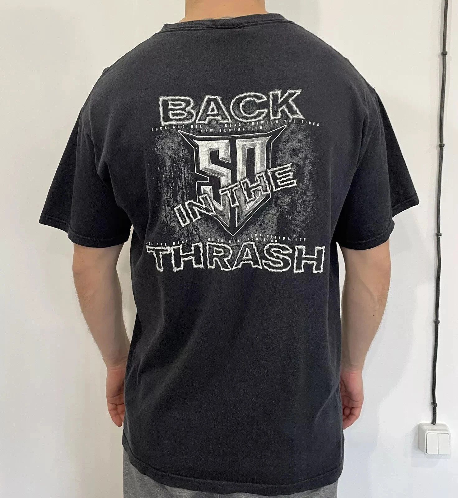 Fruit Of The Loom VINTAGE 200s Y2K SPELLBOUND BAND SHIRT BLOKE RETRO FADED Size US L / EU 52-54 / 3 - 2 Thumbnail