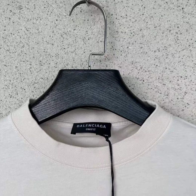 Balenciaga Balenciaga Short sleeves with small logo on the back Size US XL / EU 56 / 4 - 2 Thumbnail