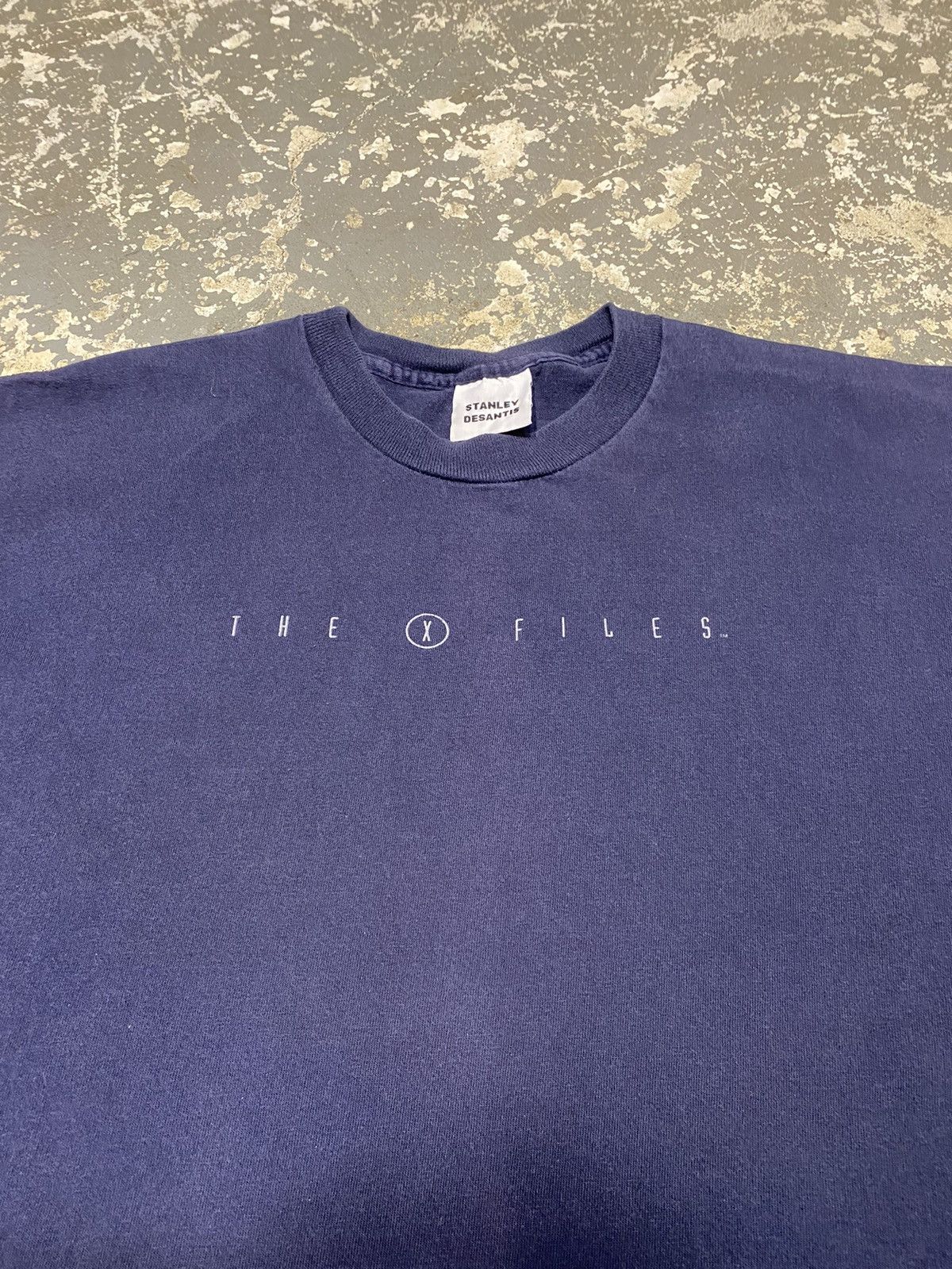 Vintage Vintage X-Files He Is One Stanley Desantis Tshirt Size US L / EU 52-54 / 3 - 13 Thumbnail