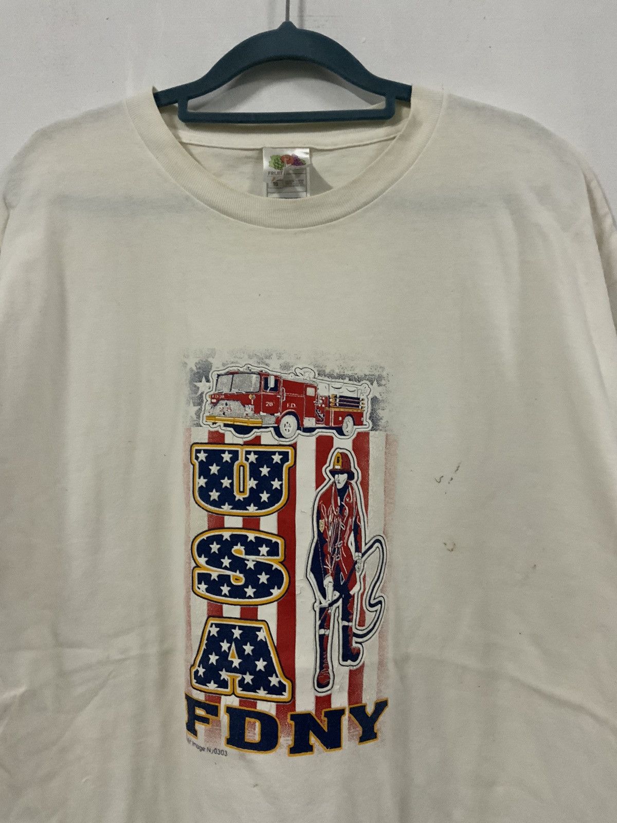 Fruit Of The Loom Vintage USA Firefighter Tee Size US XL / EU 56 / 4 - 6 Thumbnail