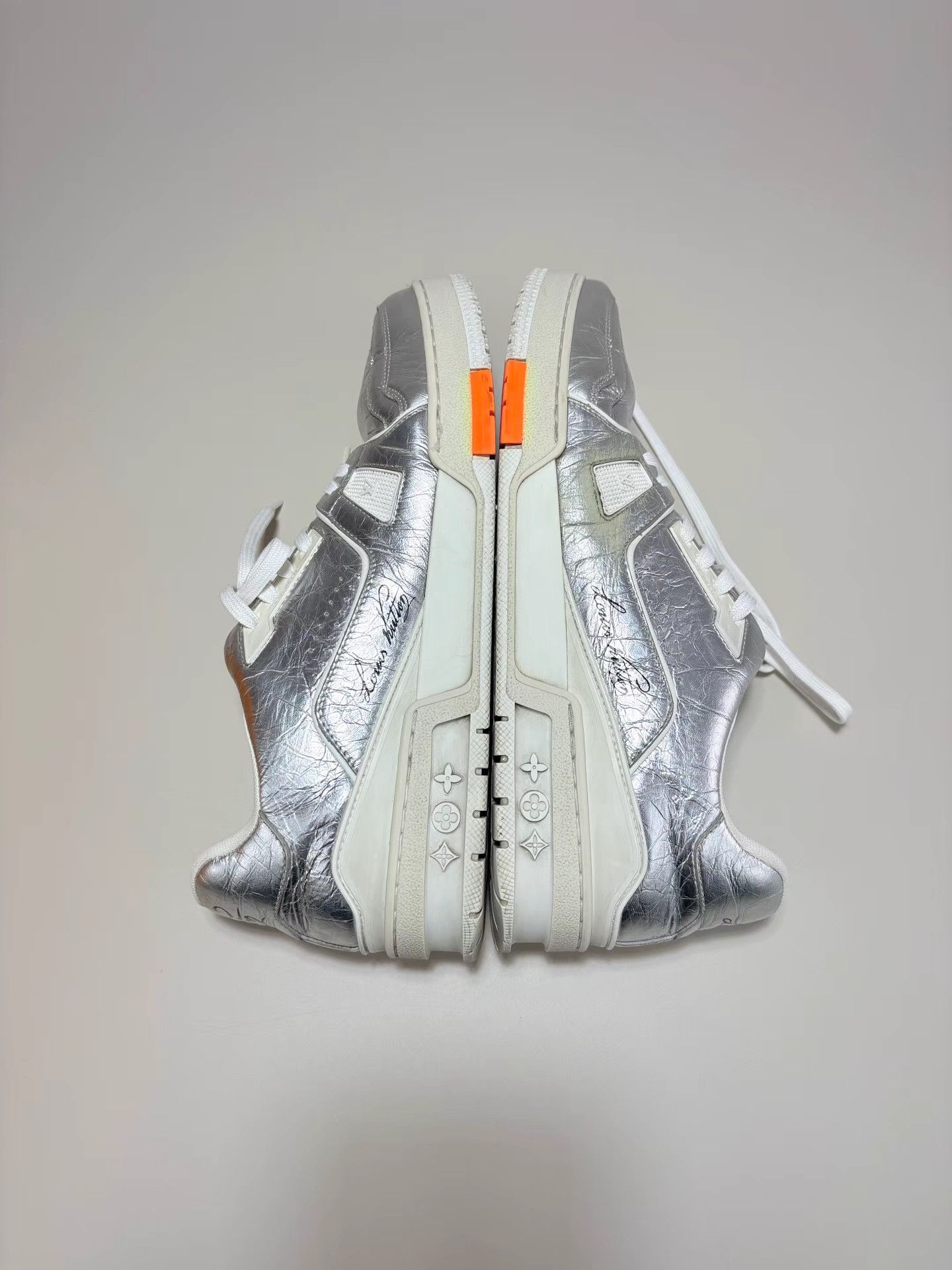 Louis Vuitton LOUIS VUITTON LV TRAINER Metallic Silver Sneakers Size US 9 / EU 42 - 5 Thumbnail