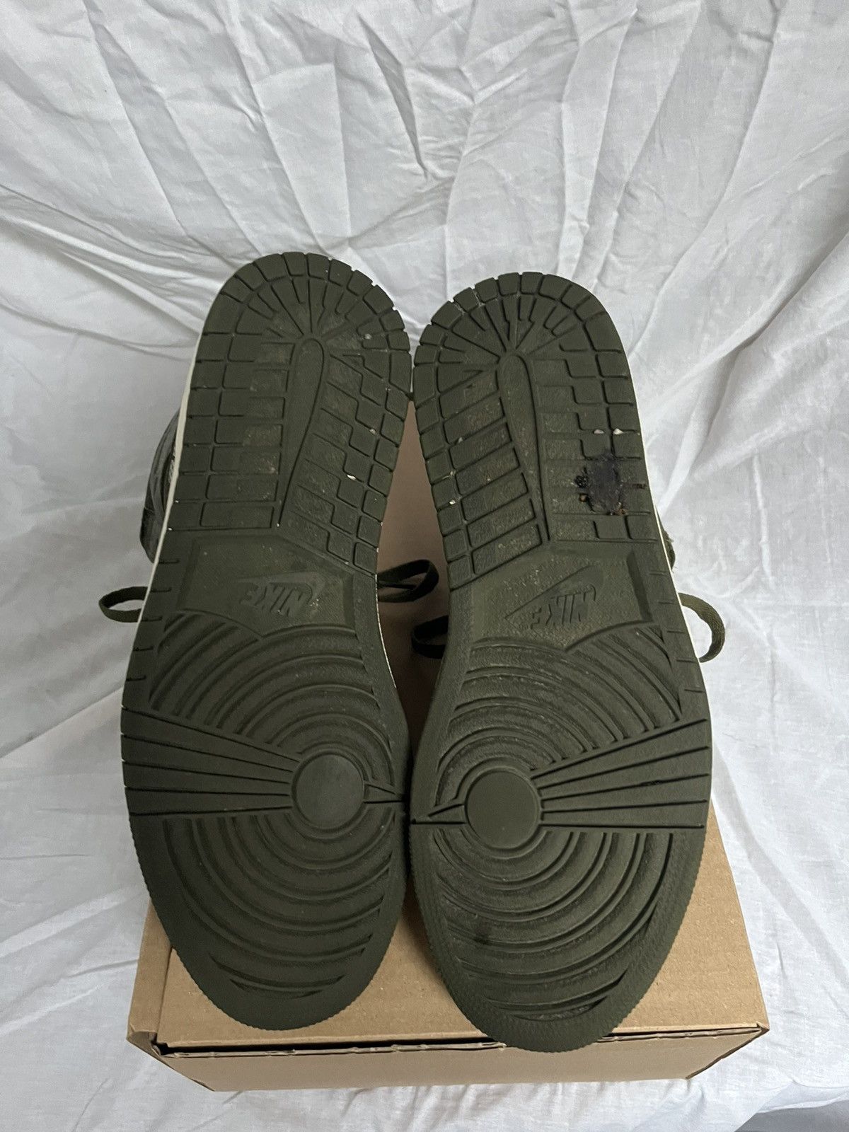 Nike Nike Air Jordan 1 OG « Olive Canvas »🫒 Size US 8.5 / EU 41-42 - 5 Thumbnail