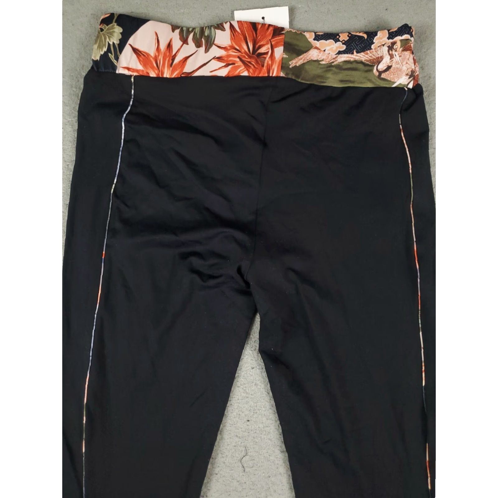 Zara Zara Pants Womens Black Floral Accents Yoga Stretch Leggings M Size Regular Fit Size 32" / US 10 / IT 46 - 6 Thumbnail