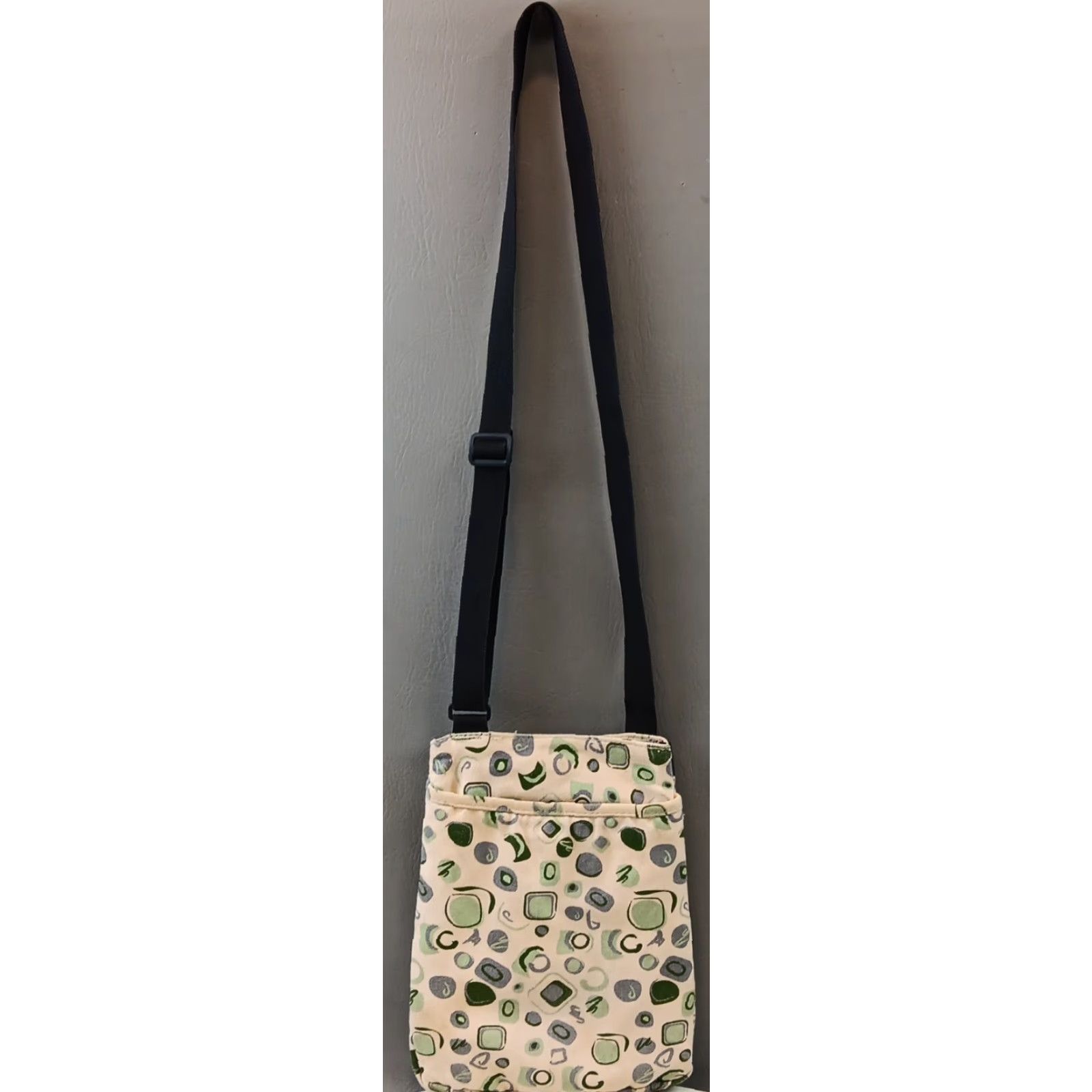 KAVU KAVU Keeper Bag Crossbody Purse Women Small Beige Outers Pockets Adjustable Strap Lightly Used Size ONE SIZE - 5 Thumbnail