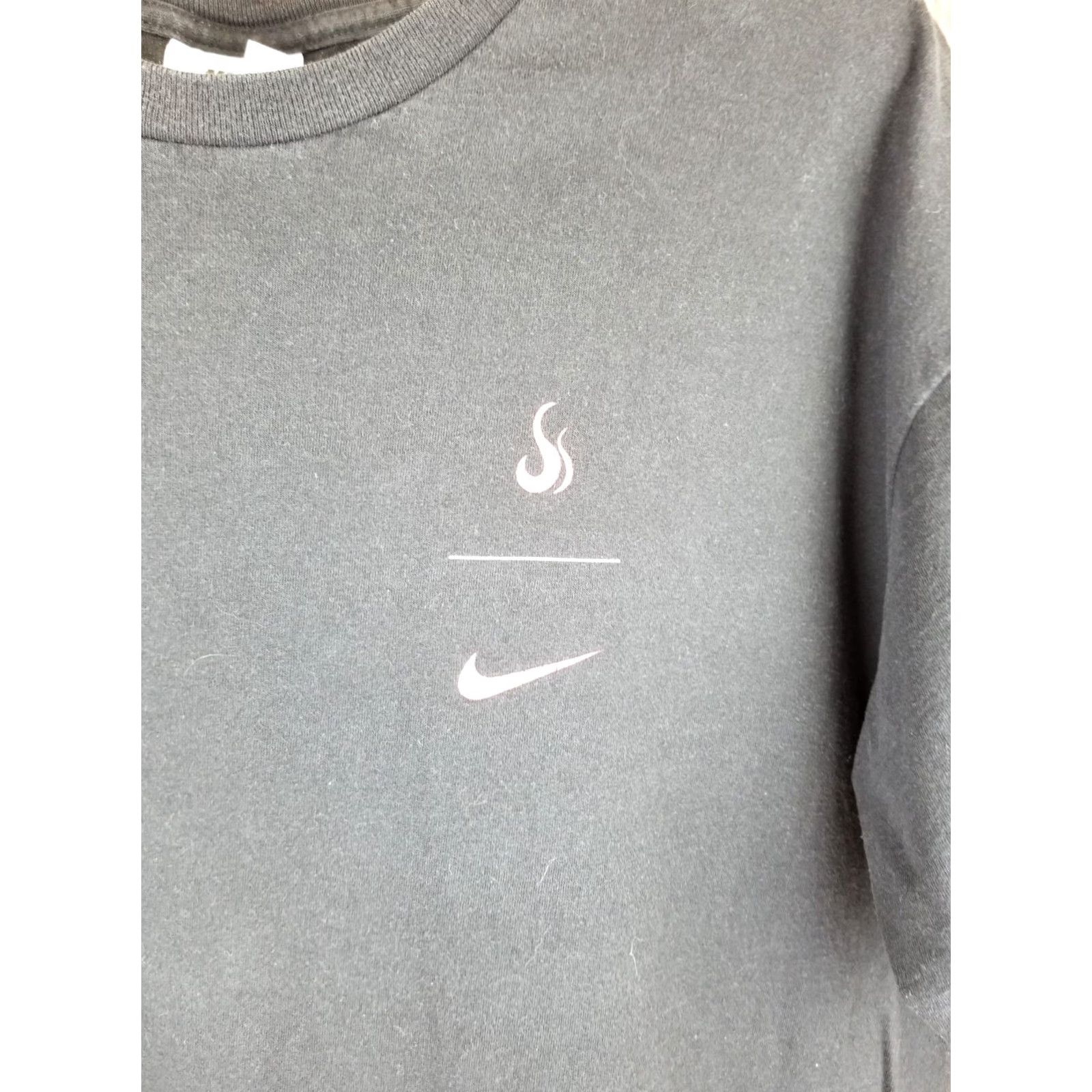Nike VINTAGE Nike T-Shirt 90's BLACK Cotton Crew Neck Short Sleeve SZ XLARGE Mens Band USA Motorcycle Game Set Match Burn Tennis Clothes Size US XL / EU 56 / 4 - 3 Thumbnail