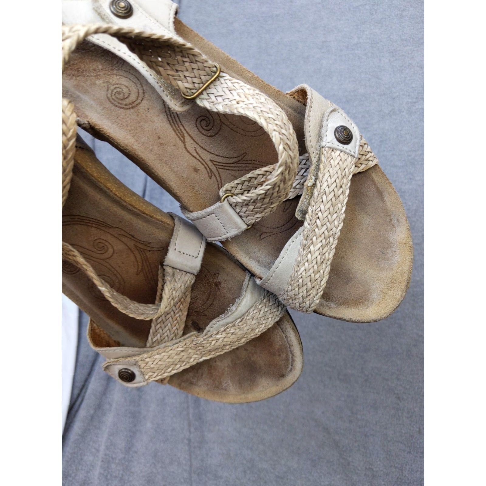 Taos VINTAGE? Taos Trulie Sandals Womens 8-8.5 Beige Cork Wedge Braided Leather Comfort Strappy Hook & Loop Adjustable Cushion Footbed Womens Shoes Size US 9 / IT 39 - 6 Thumbnail