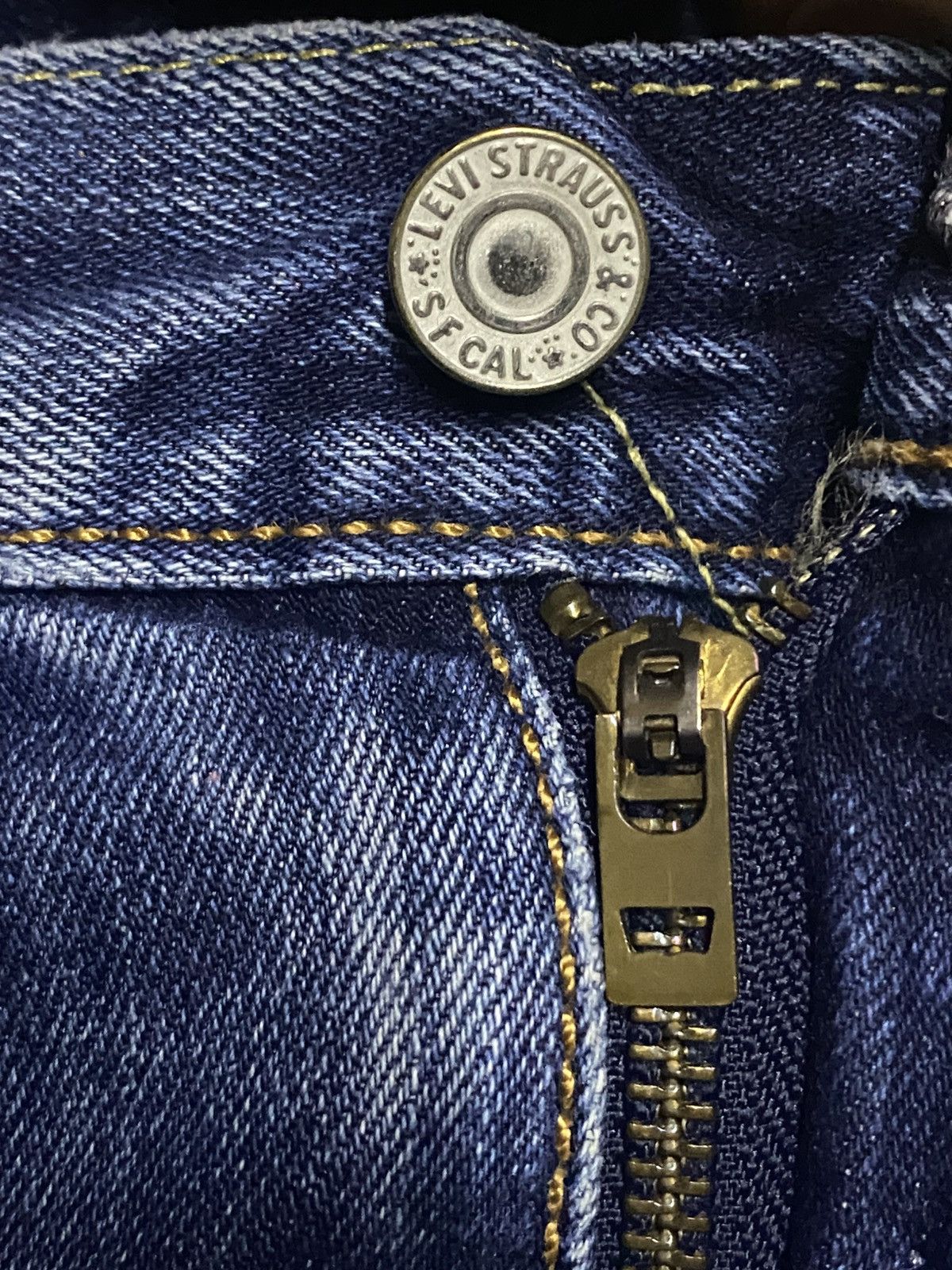 Levi's Vintage Levis 505 Y2K Faded Wash Distressed Loose Jeans Size US 34 / EU 50 - 9 Thumbnail