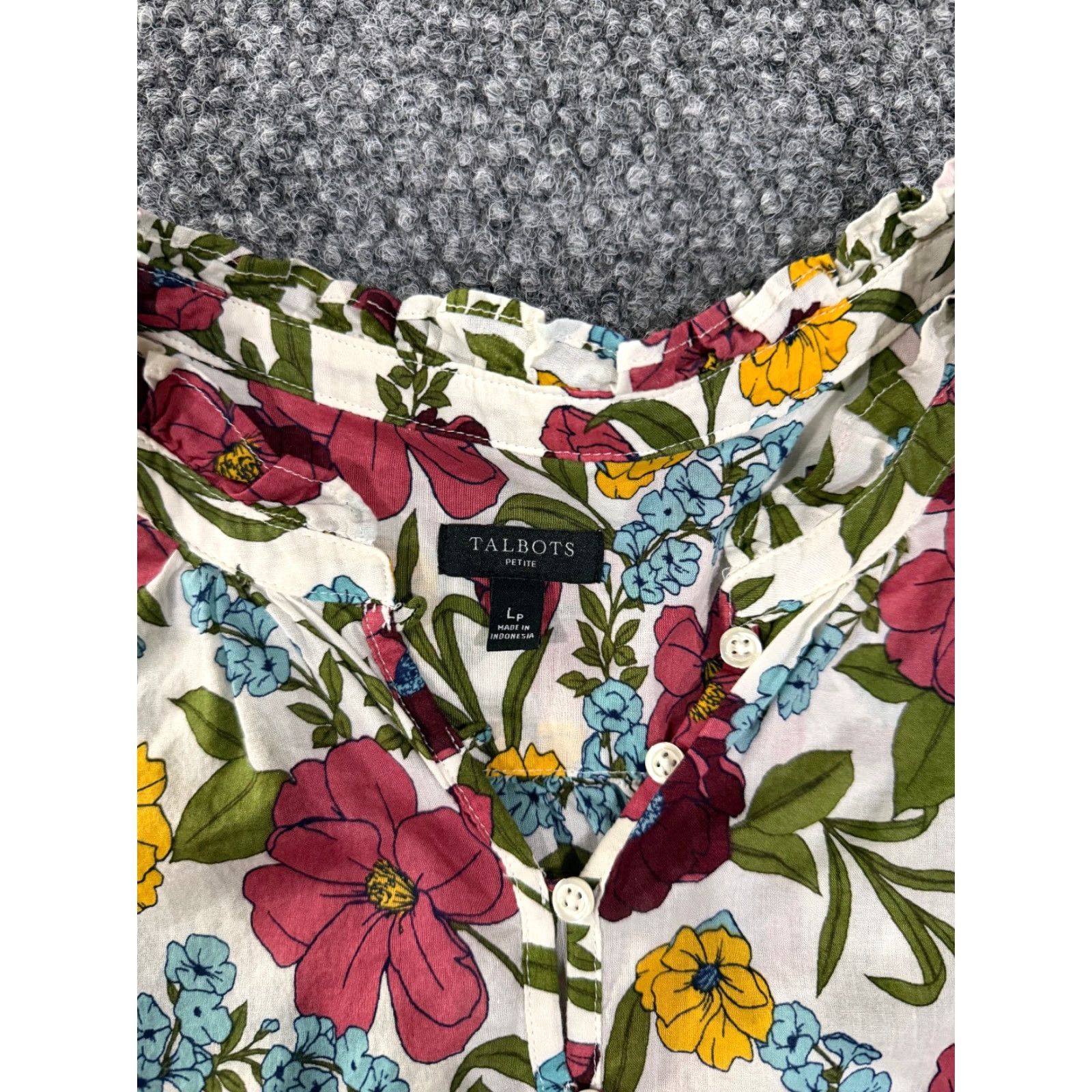 Talbots Talbots Blouse Womens Petites Large White Multicolor Floral Long Sleeve Button Front Size L / US 10 / IT 46 - 3 Thumbnail
