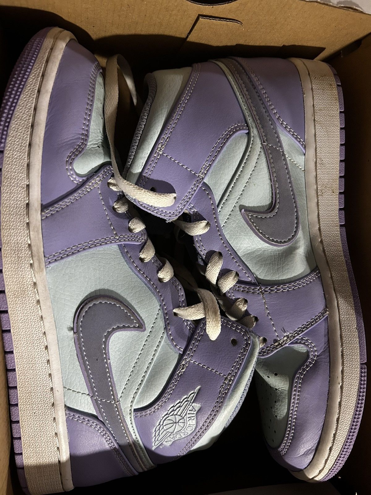 Jordan Brand × Nike Air Jordan 1 Mid “Purple Pulse” Size US 9 / EU 42 - 2 Thumbnail