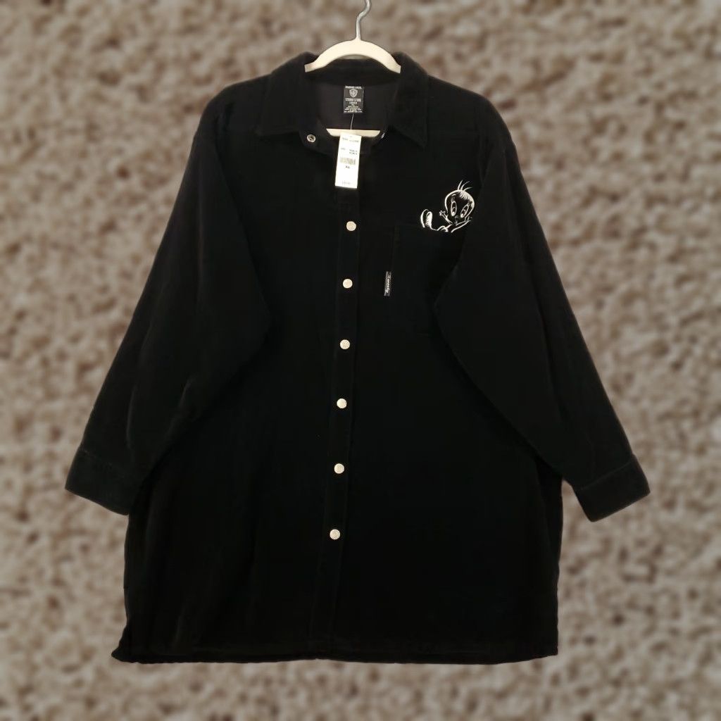 Vintage VINTAGE Warner Bros. Velour Button-Up Shirt XL Black Tweety Bird NWT NOS Womens Size XL / US 12-14 / IT 48-50 - 1 Thumbnail