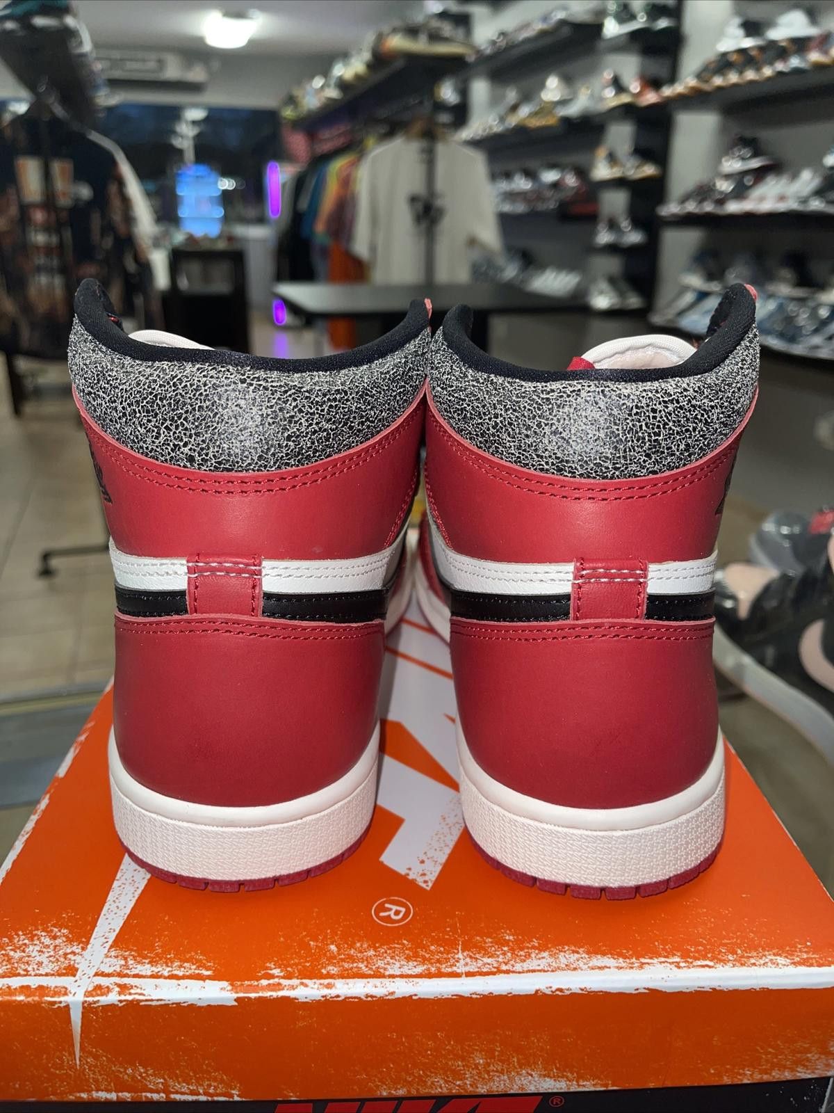 Jordan Brand Air Jordan 1 Retro High Lost and Found Size 7.5 DZ5485-612 Size US 7.5 / EU 40-41 - 4 Thumbnail
