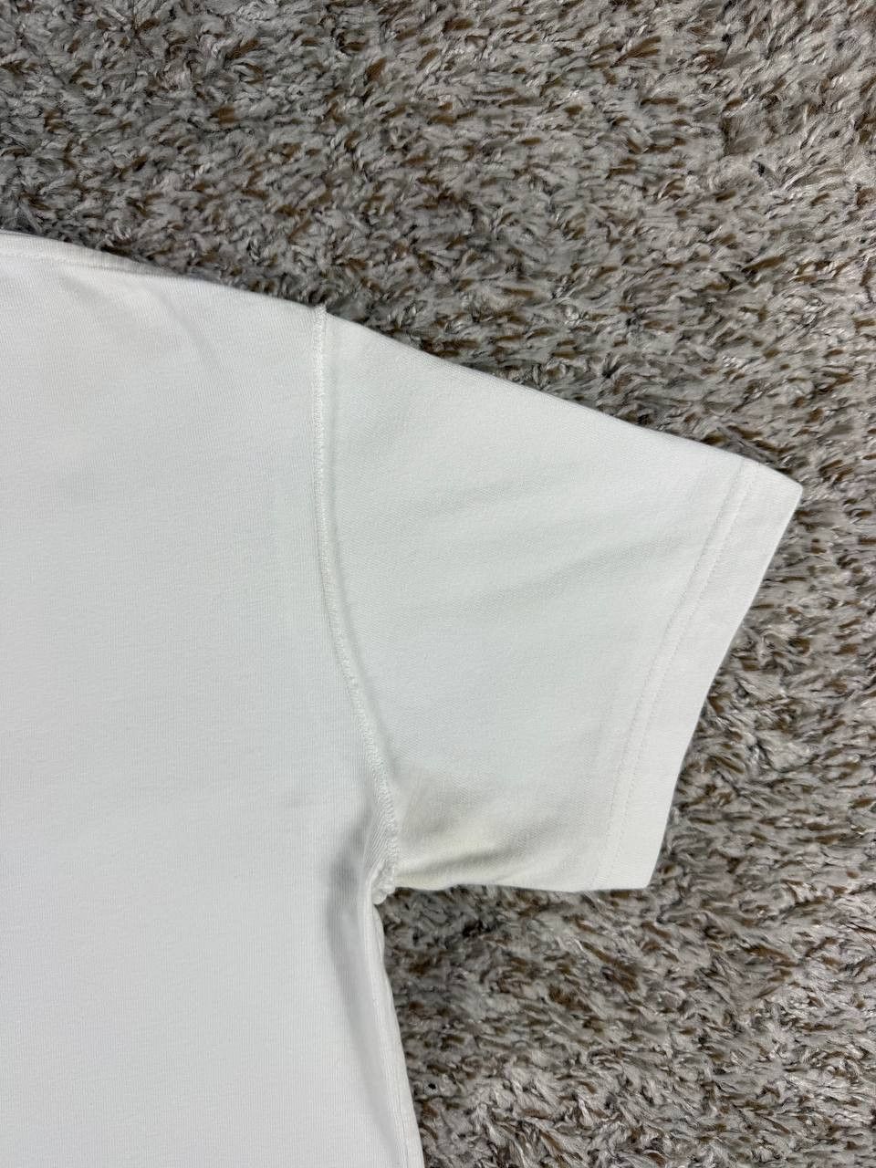 Louis Vuitton Louis Vuitton LV Pendant Crew Neck Short Sleeve T-Shirt Size US S / EU 44-46 / 1 - 16 Thumbnail