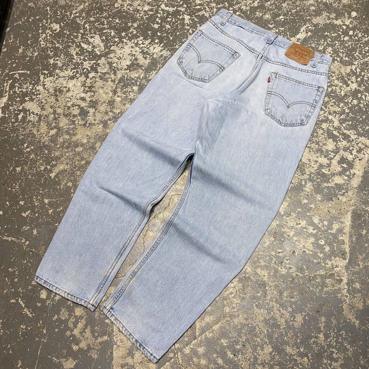 Japanese Brand × Levi's × Vintage Vintage Levis 550 Light Wash Relaxed Fit Denim Jeans 90s Size US 33 - 2 Thumbnail