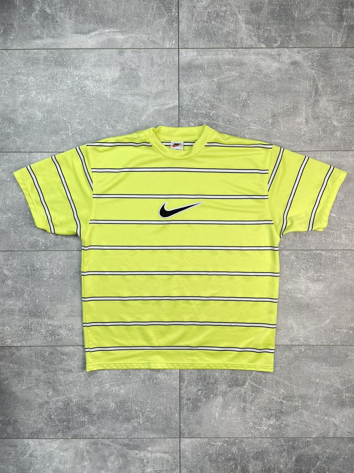 Nike × Vintage Nike Vintage 90s Center Swoosh Logo T-shirt Size US L / EU 52-54 / 3 - 1 Thumbnail