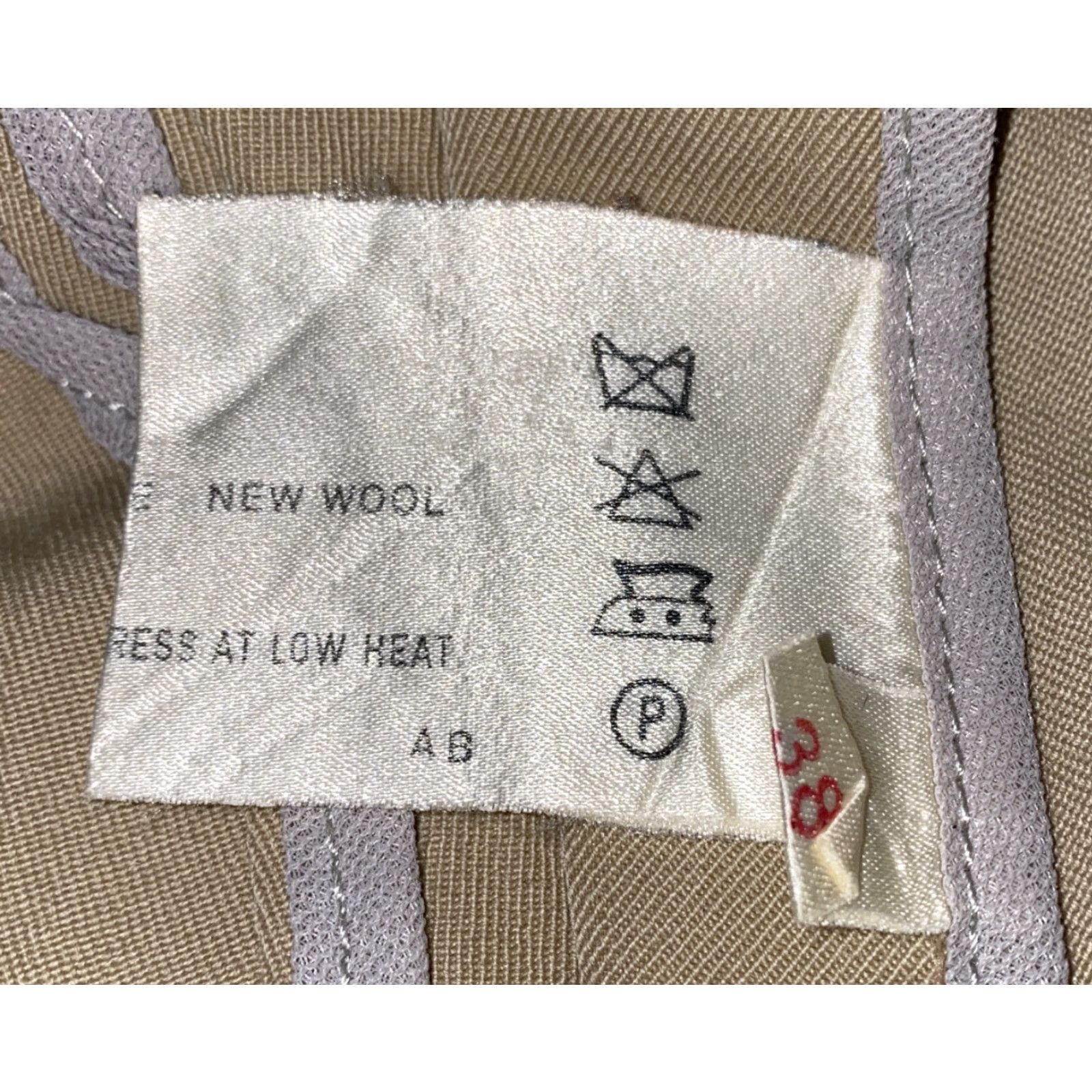 Bogner VINTAGE Bogner Mens Beige Wool Pleated Dress Pants 36 Waist 36 X 25.5 Regular Mens Beige Wool Dress Pants 1980s Size US 36 / EU 52 - 5 Thumbnail