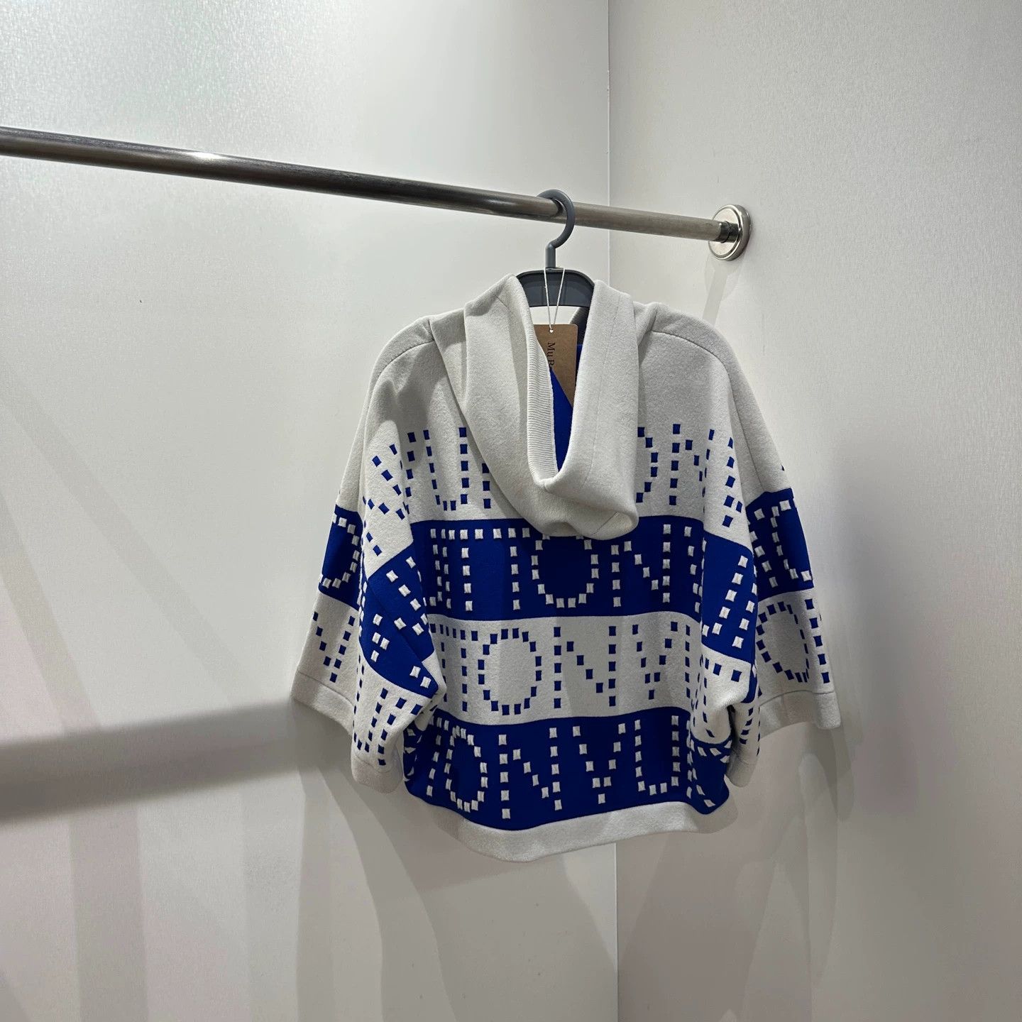 Louis Vuitton LV Allover Letter Hooded Short-Sleeve Sweatshirt mar419 Size US L / EU 52-54 / 3 - 2 Thumbnail