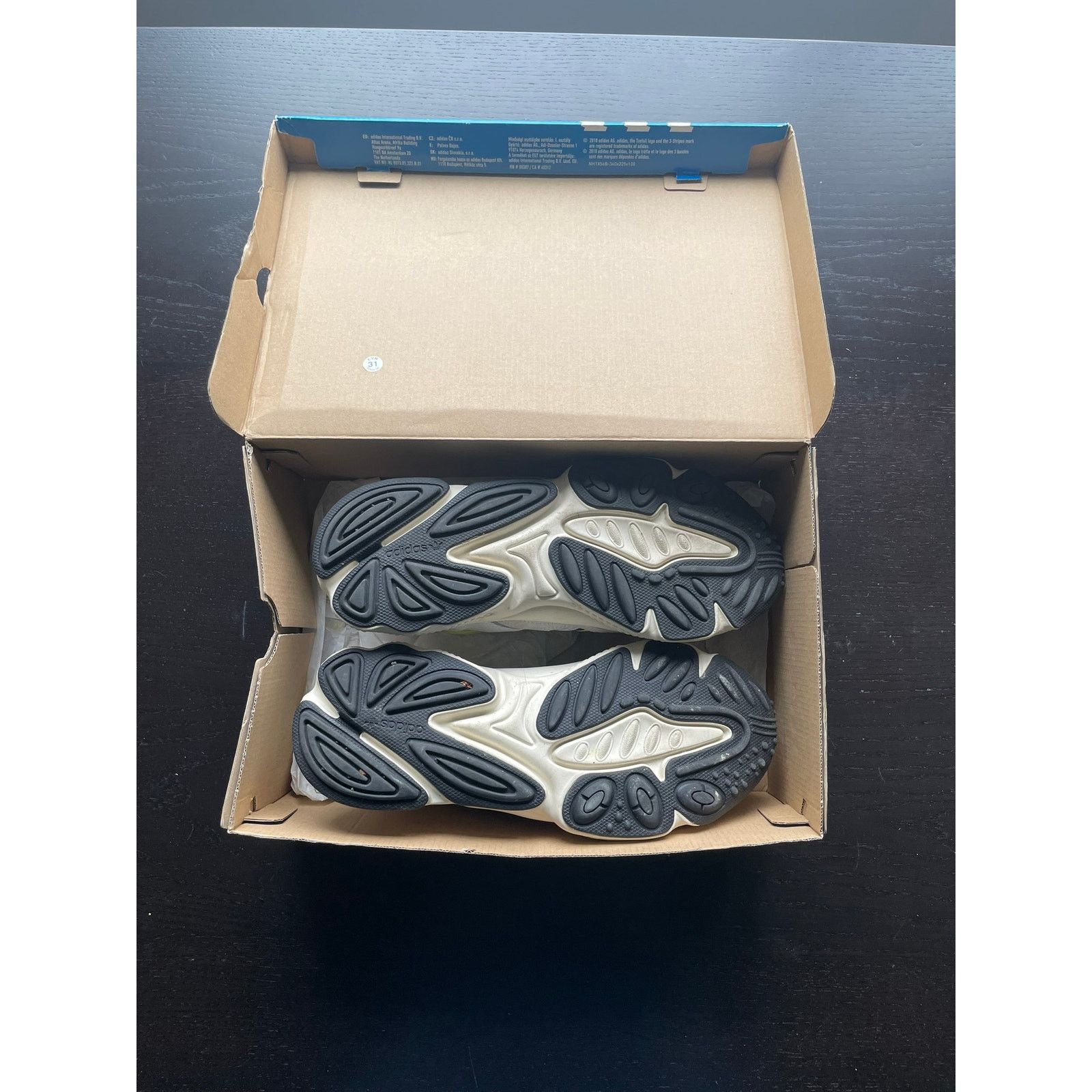 Adidas Adidas Ozweego size 9 Size US 9 / EU 42 - 4 Thumbnail