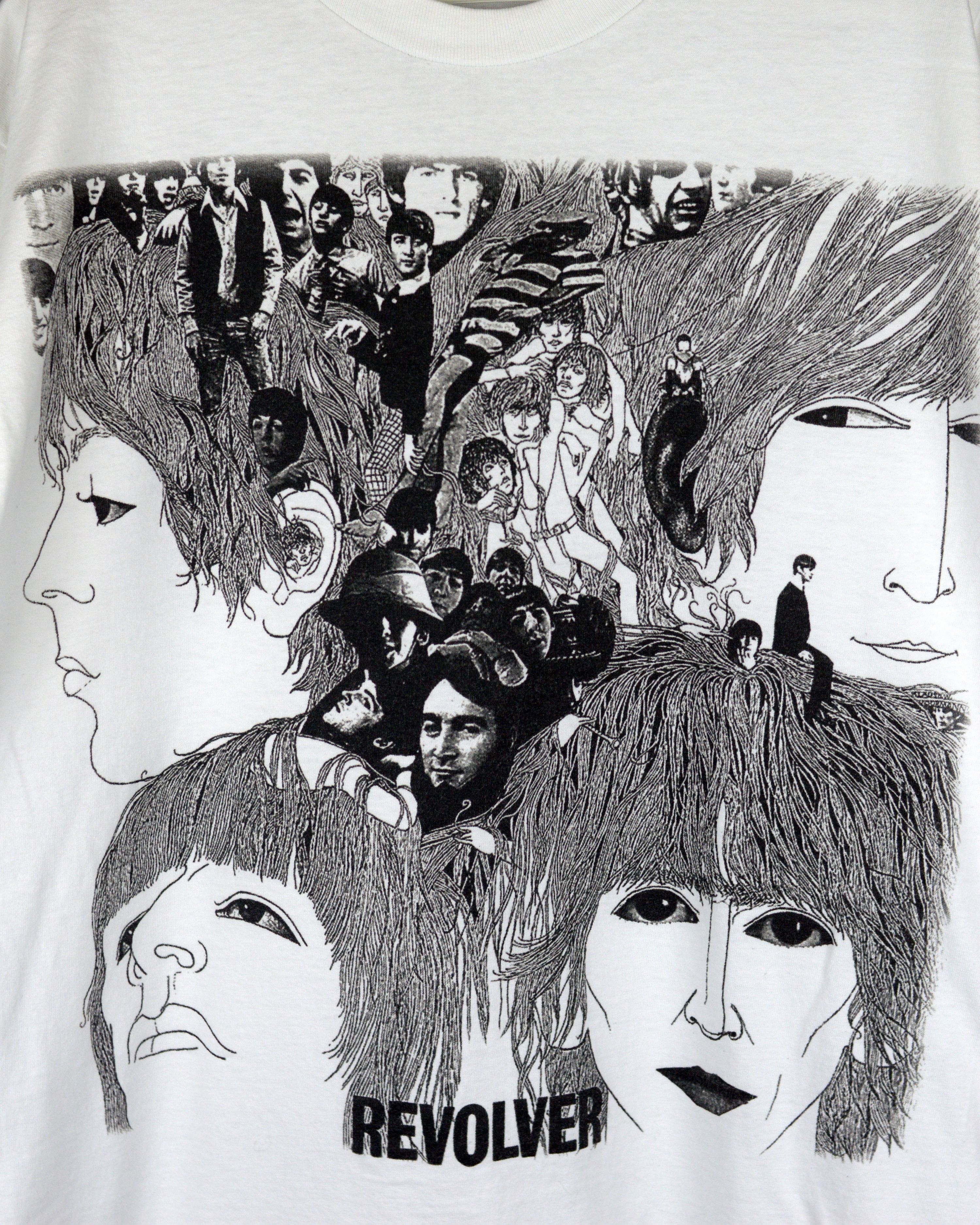 Band Tees × Vintage Vintage The Beatles Revolver 90s t shirt Size US L / EU 52-54 / 3 - 3 Thumbnail