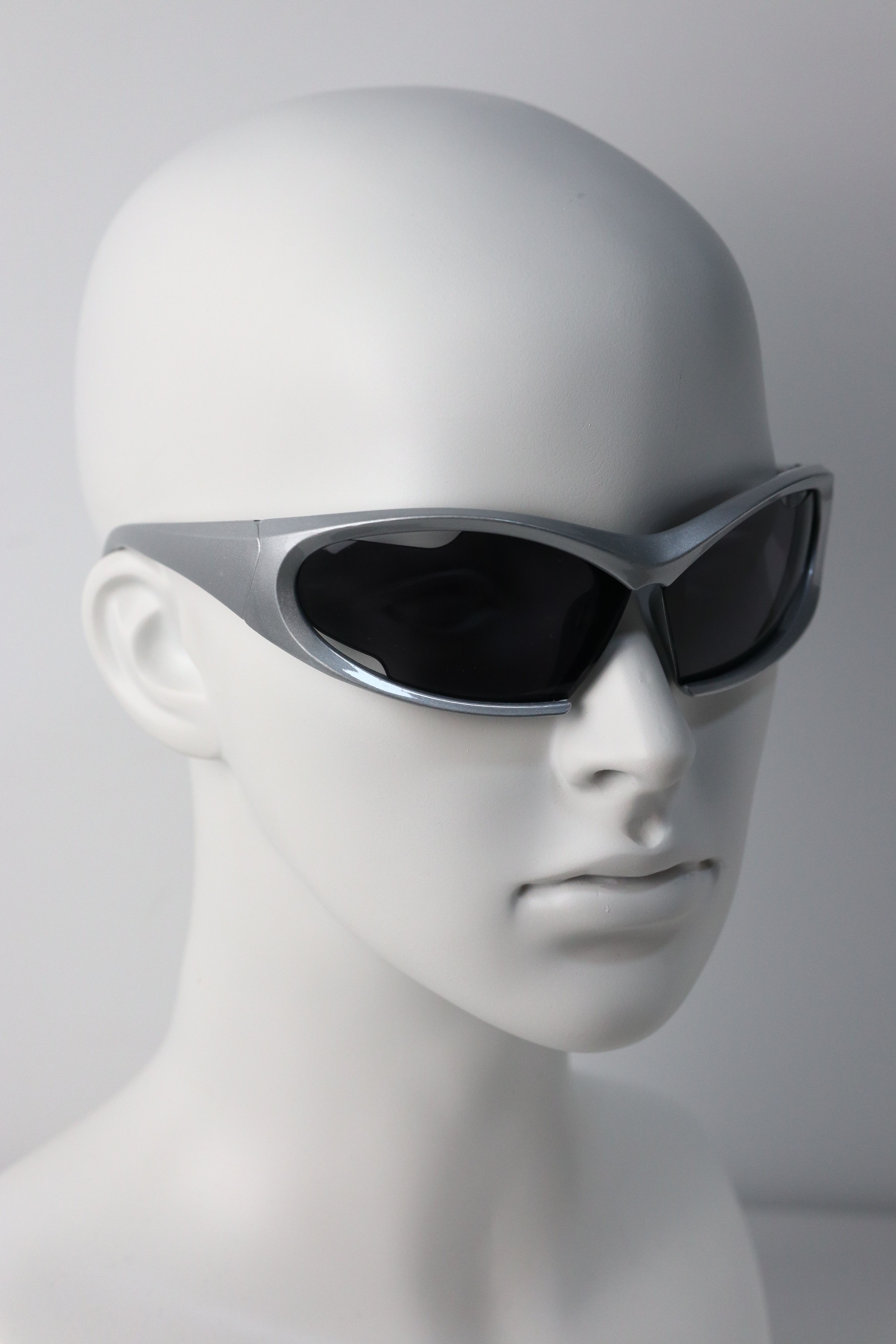 Japanese Brand Y2k Avant Garde Futuristic Silver Sunglasses Unisex OS Size ONE SIZE - 4 Thumbnail