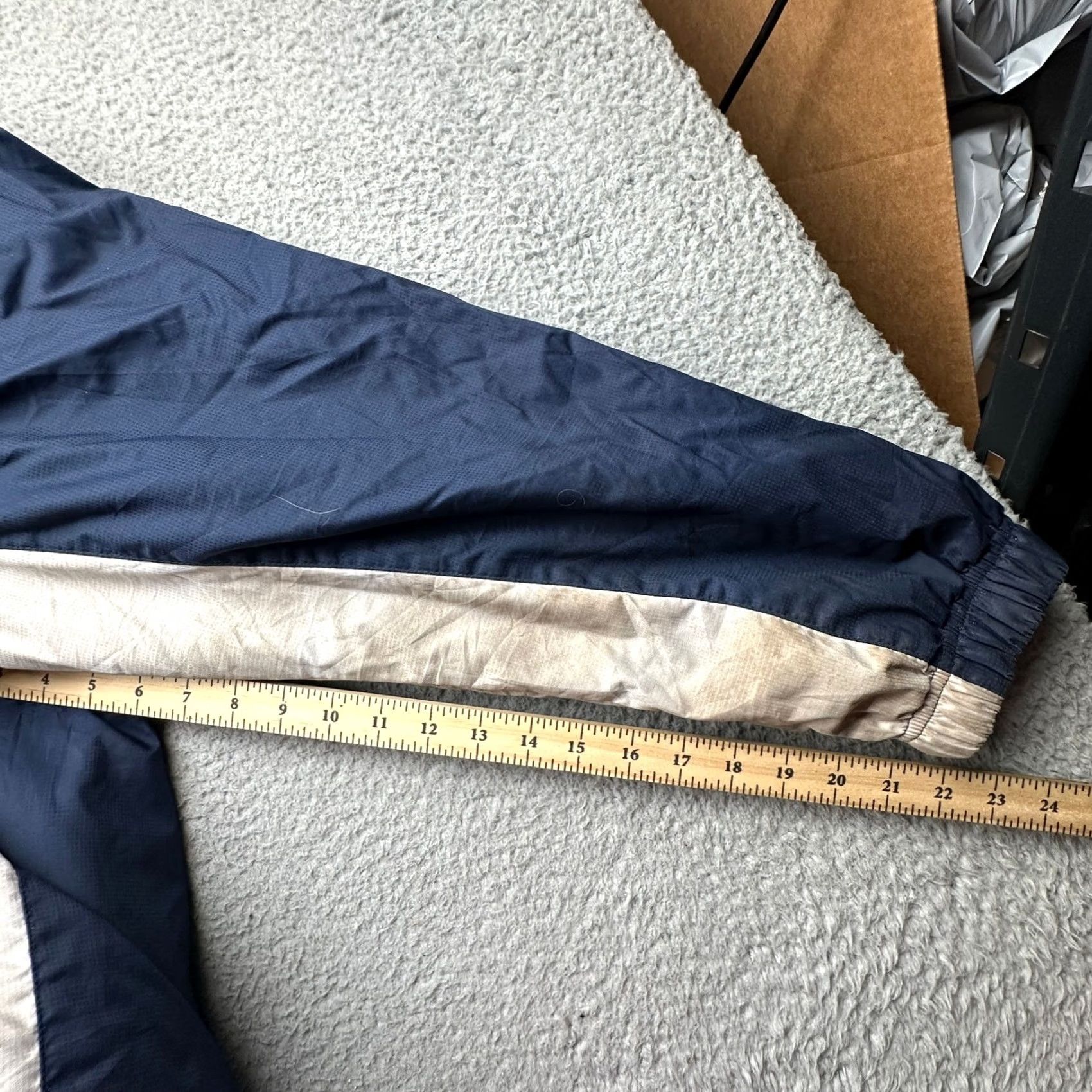 Nike VINTAGE Nike Jacket Mens XL Navy Blue Gray Hooded Reversible Zip Y2K STAINED Size US XL / EU 56 / 4 - 6 Thumbnail