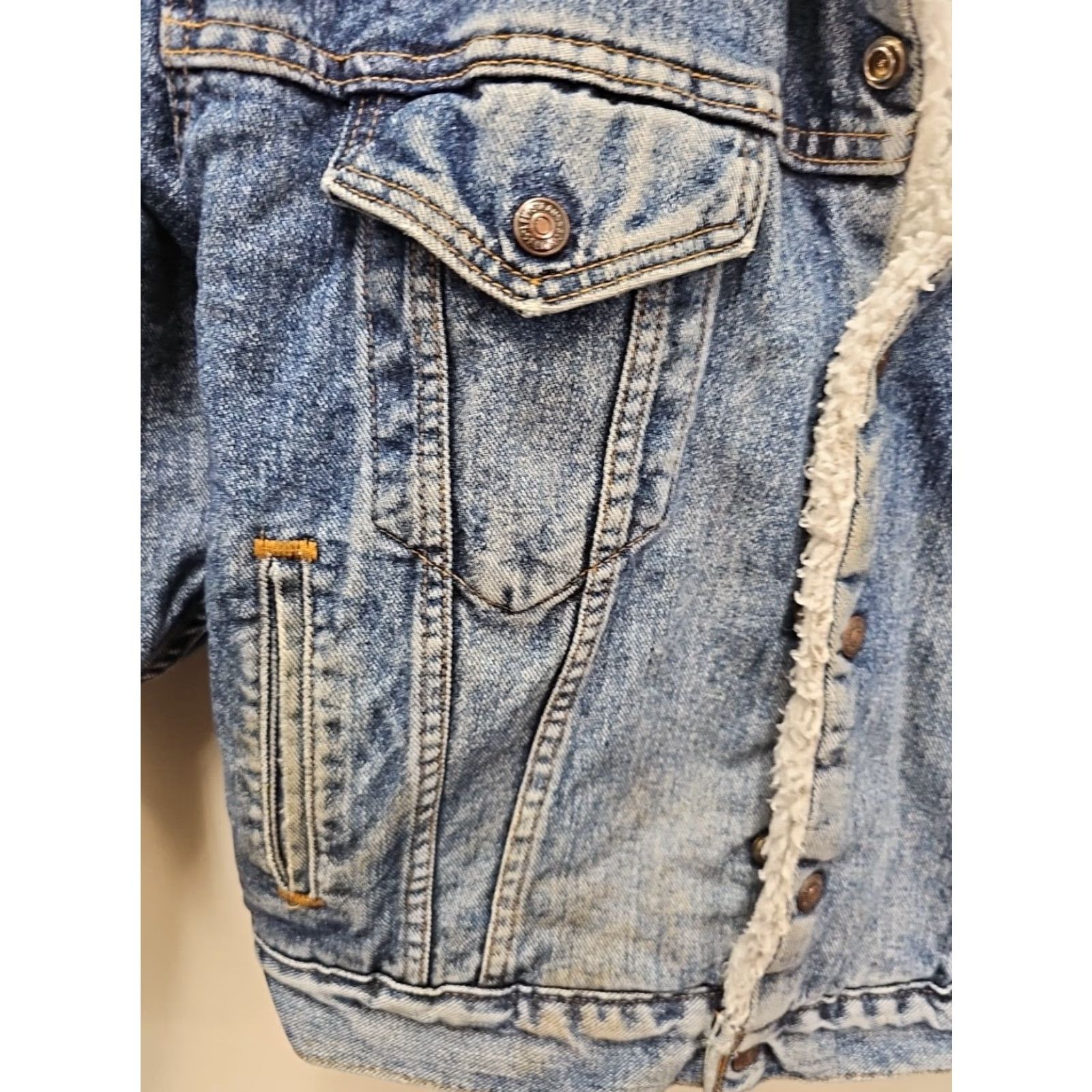 Levi's VINTAGE Levi's Denim Trucker Jacket Sherpa Lined Made In USA Sz Small Small Blue 80s 90s USA Mens Denim Jacket Trucker Size US S / EU 44-46 / 1 - 4 Thumbnail