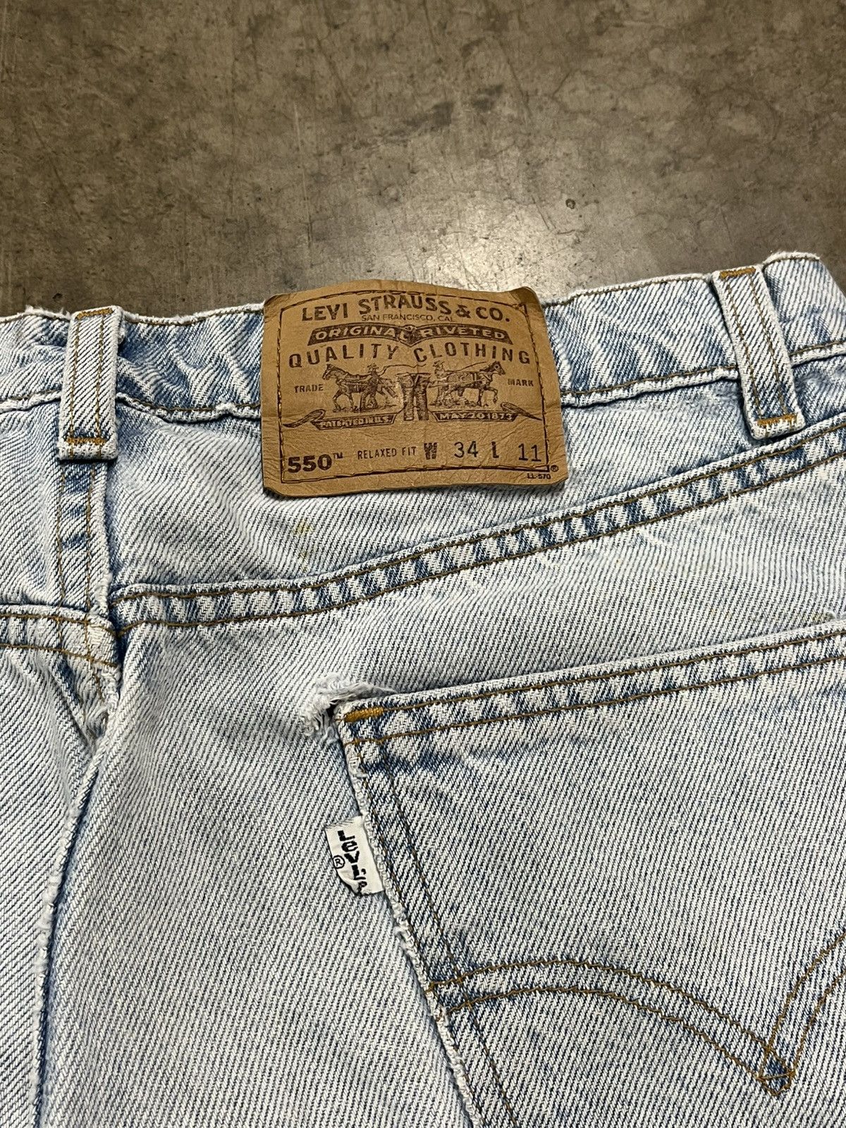 Levi's × Vintage Vintage Levi’s jorts baggy fit streetwear hype thrashed Size US 32 / EU 48 - 5 Thumbnail