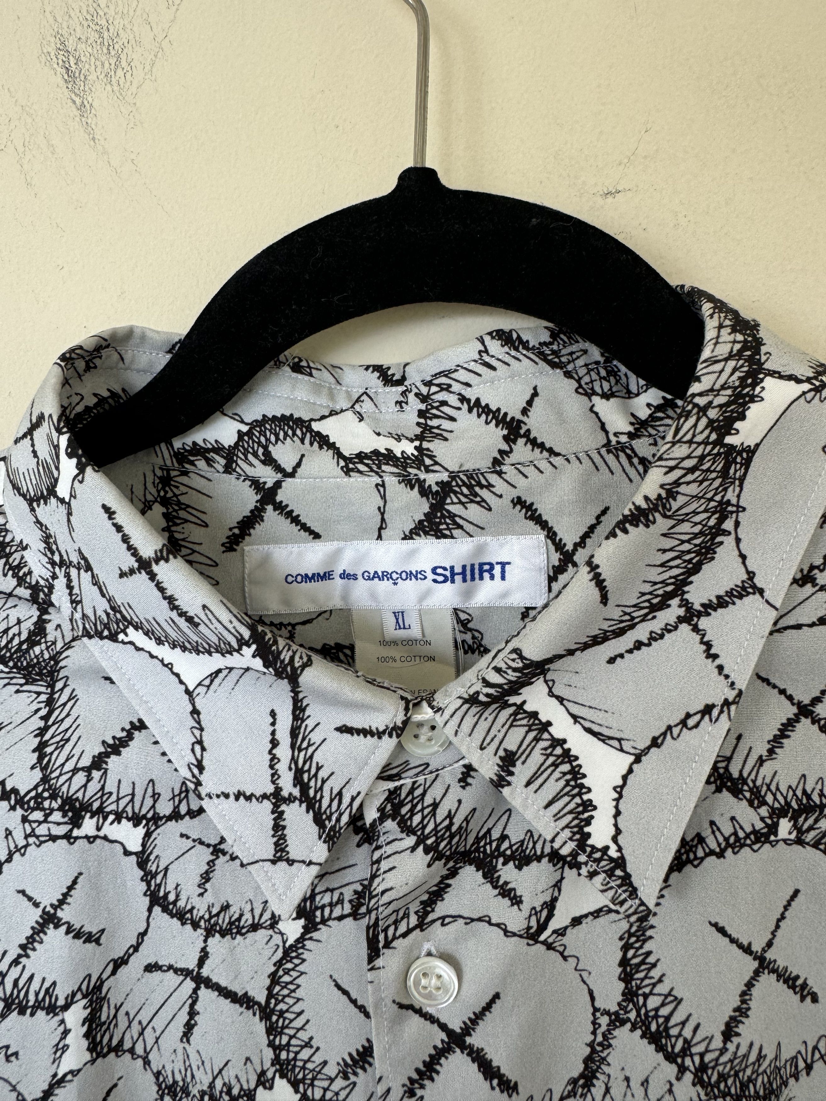 Comme des Garcons SHIRT × Kaws Comme des Garcons Shirt x Kaws Button Up Size US XL / EU 56 / 4 - 3 Thumbnail