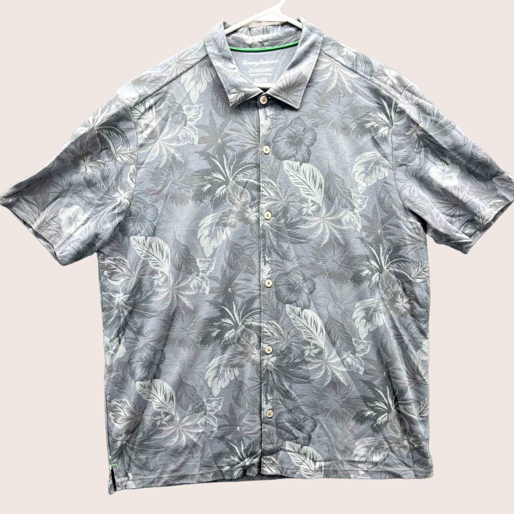 Tommy Bahama Tommy Bahama Shirt XL Gray Button-Down Island Zone Floral Hawaiian Tailored Fit Mens Size US XL / EU 56 / 4 - 1 Thumbnail