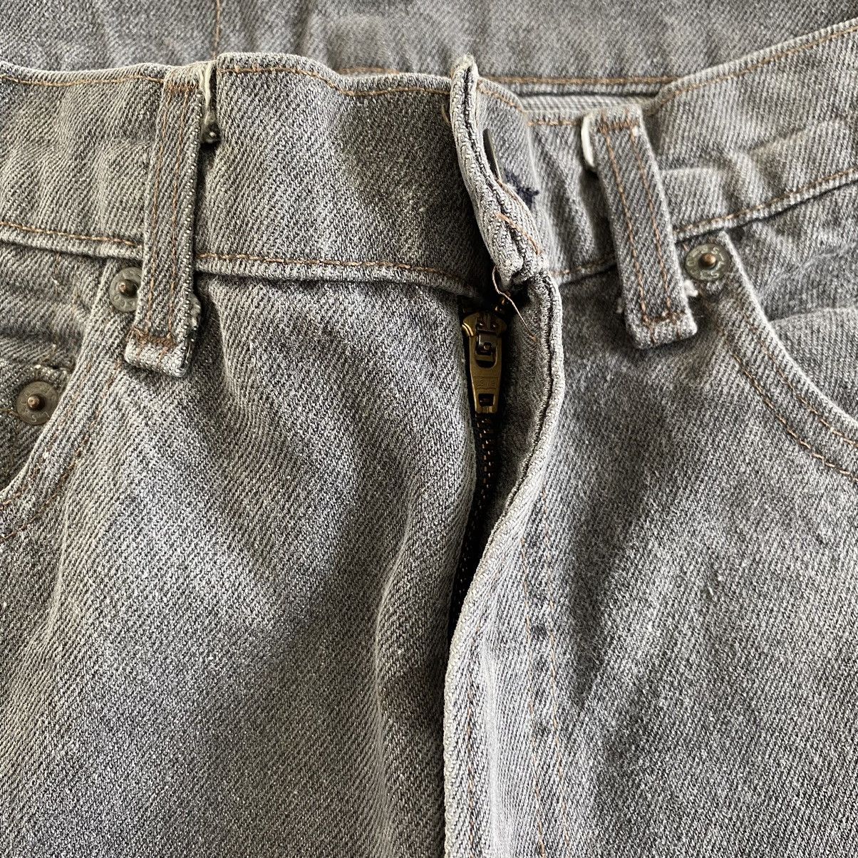 Levi's Size 30x33 Vintage Late 80’s Levis 505 Faded Ash Grey Jeans Size US 30 / EU 46 - 11 Thumbnail