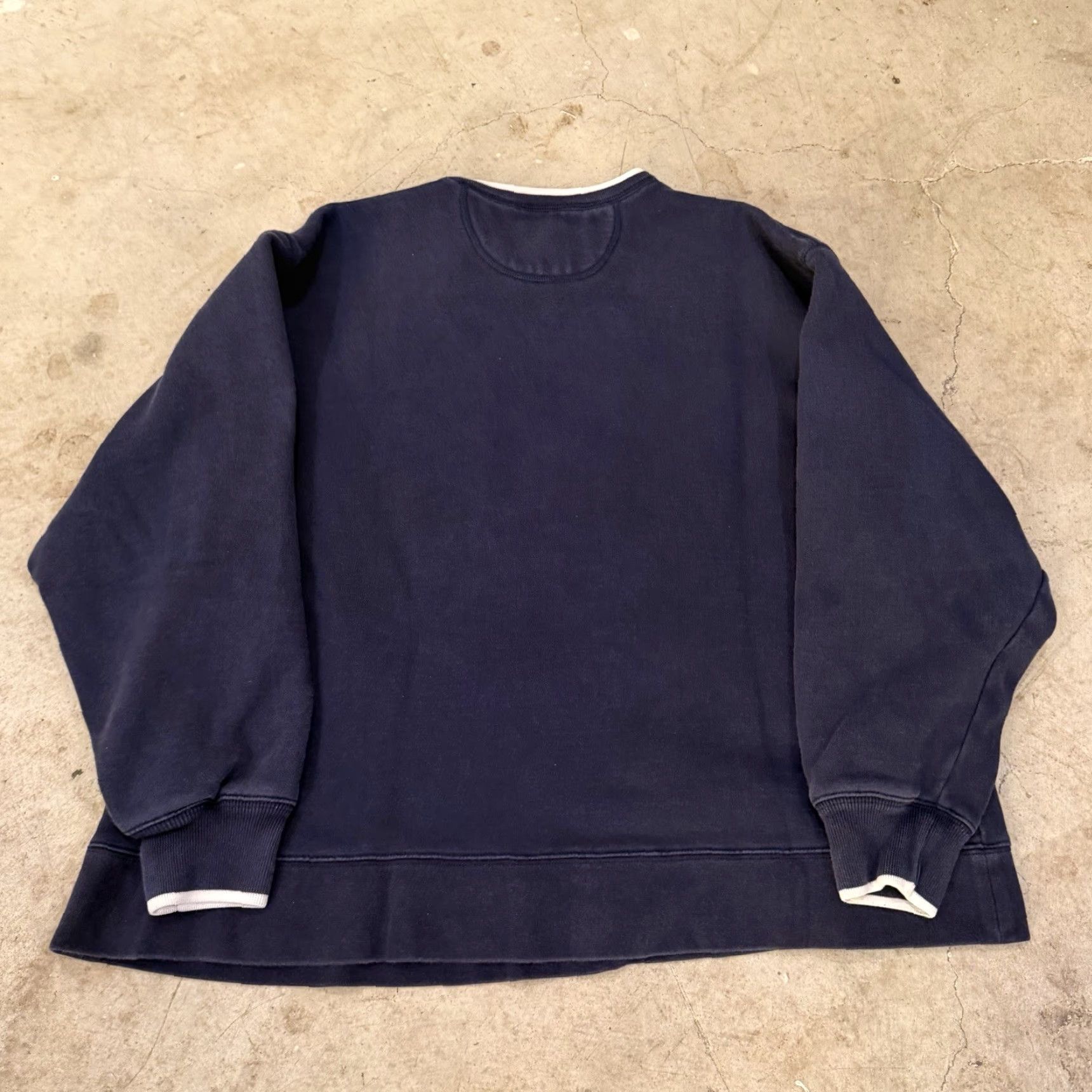 Disney VINTAGE Mickey Mouse Disney Adult XL Classic Mouse Crewneck Sweatshirt Navy Blue Mens XL Mickey Mouse Crewneck Sweatshirt Size US XL / EU 56 / 4 - 3 Thumbnail